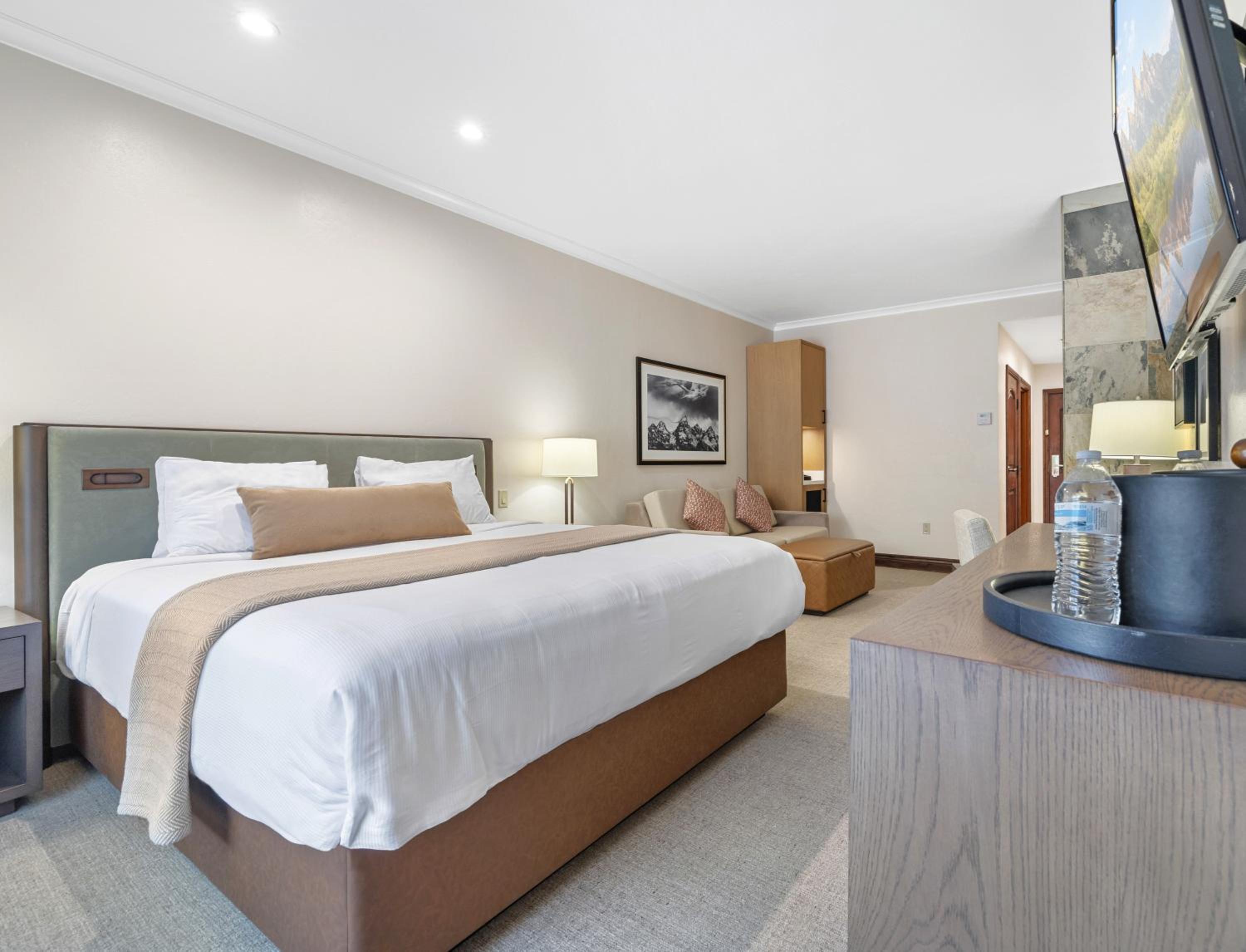 Deluxe King Room - Photo 3