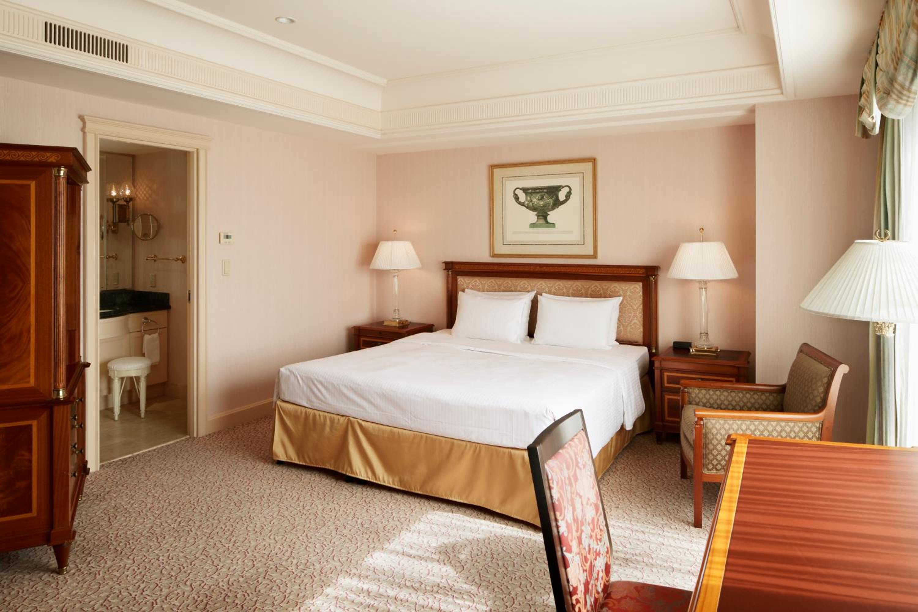 Luxury Double Room with Late Check-in 16:00 and Early Check-out 10:00 - Non-Smoking