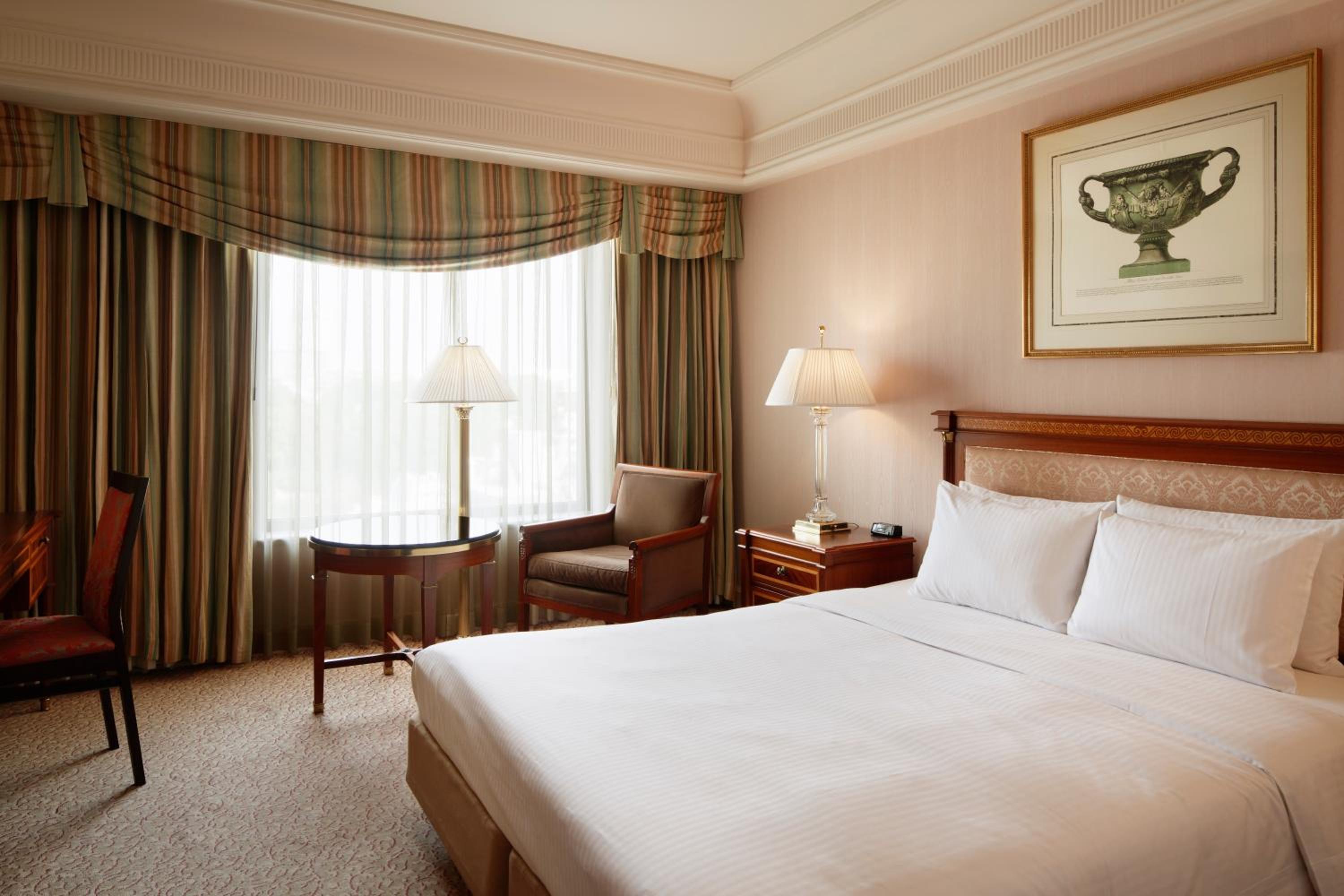Executive Floor - Deluxe Double Room - Non-Smoking - Free access to gym & pool with breakfast