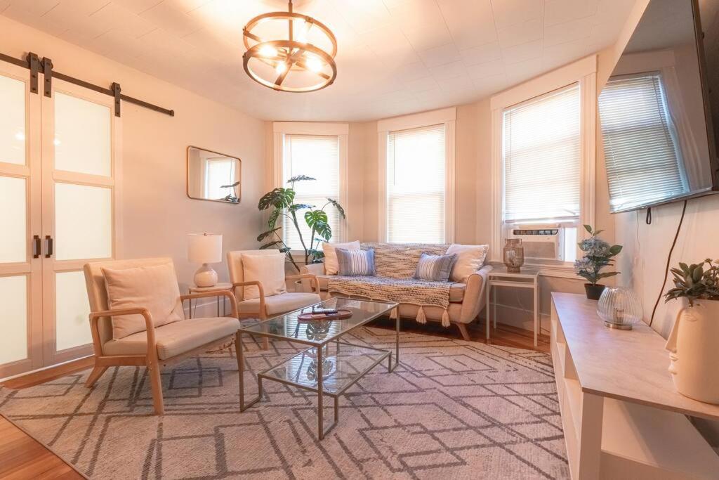 Three-Bedroom Apartment photo 1