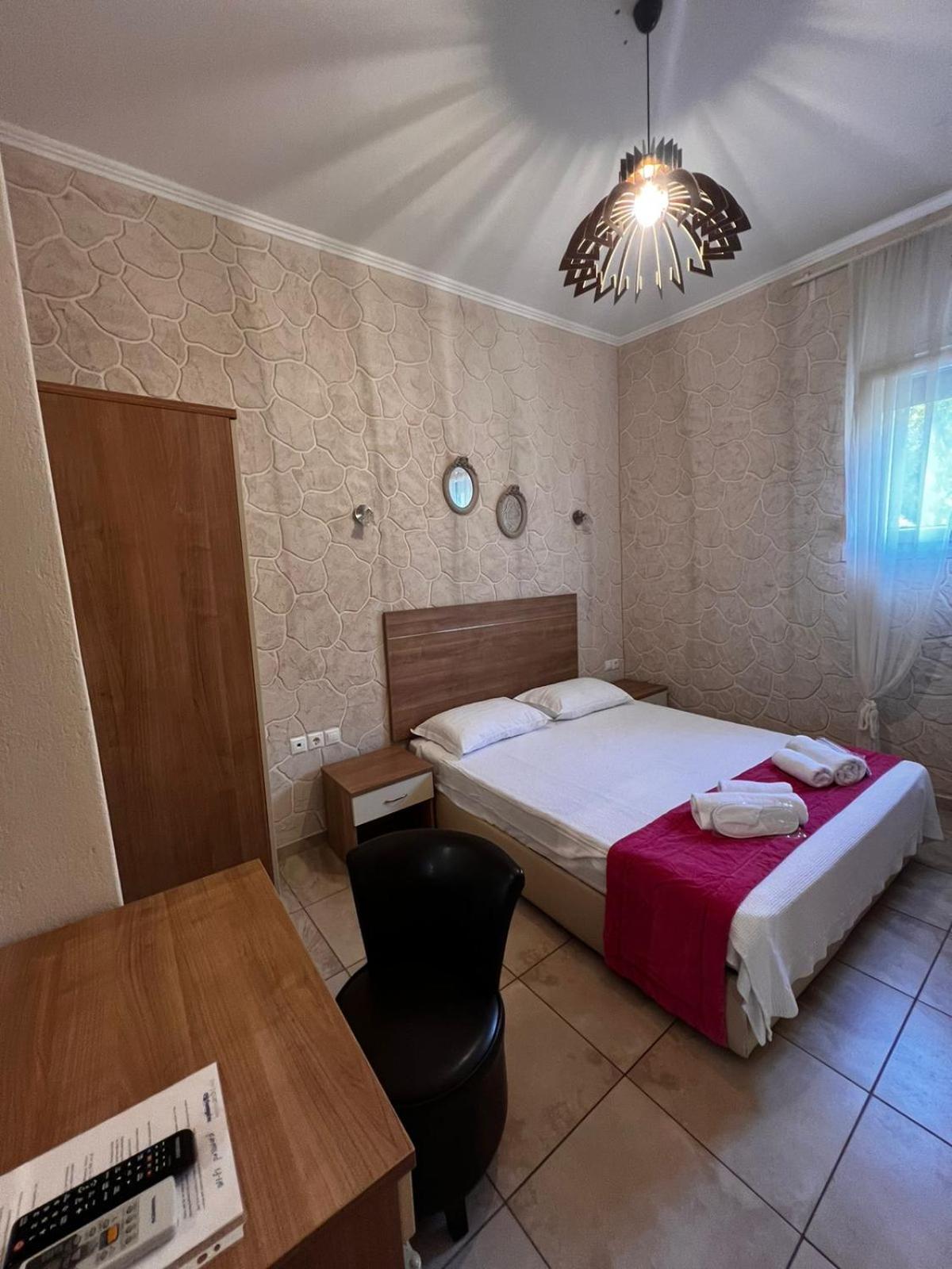 Deluxe Family Room photo 3