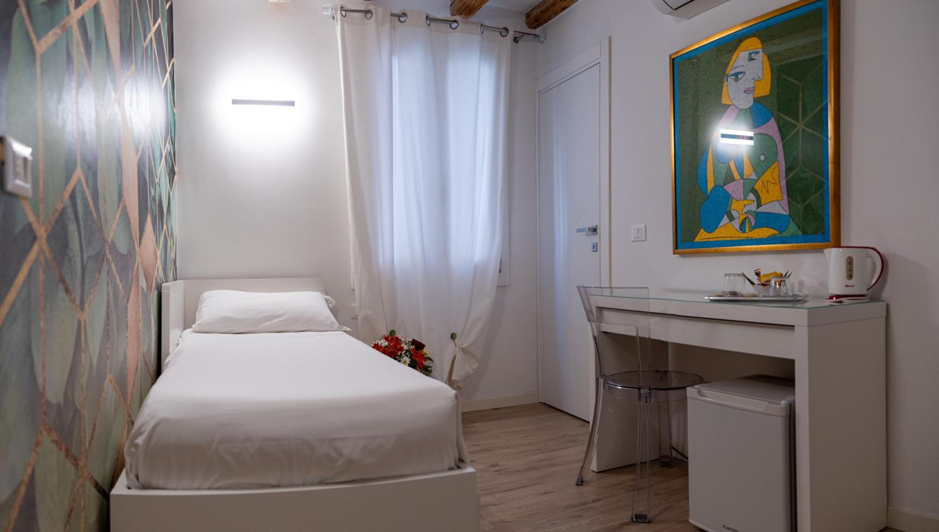 Deluxe Single Room photo 3