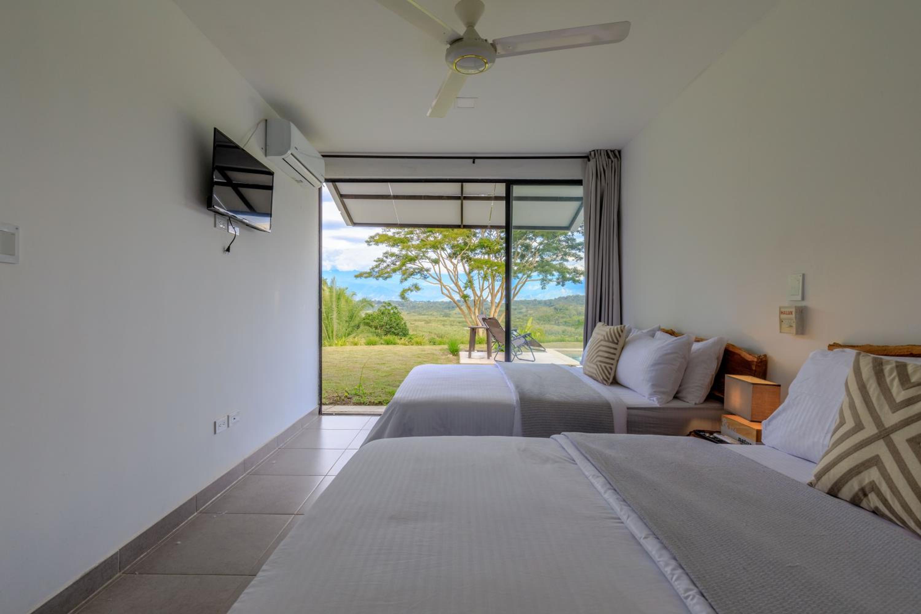 Three-Bedroom Villa photo 1