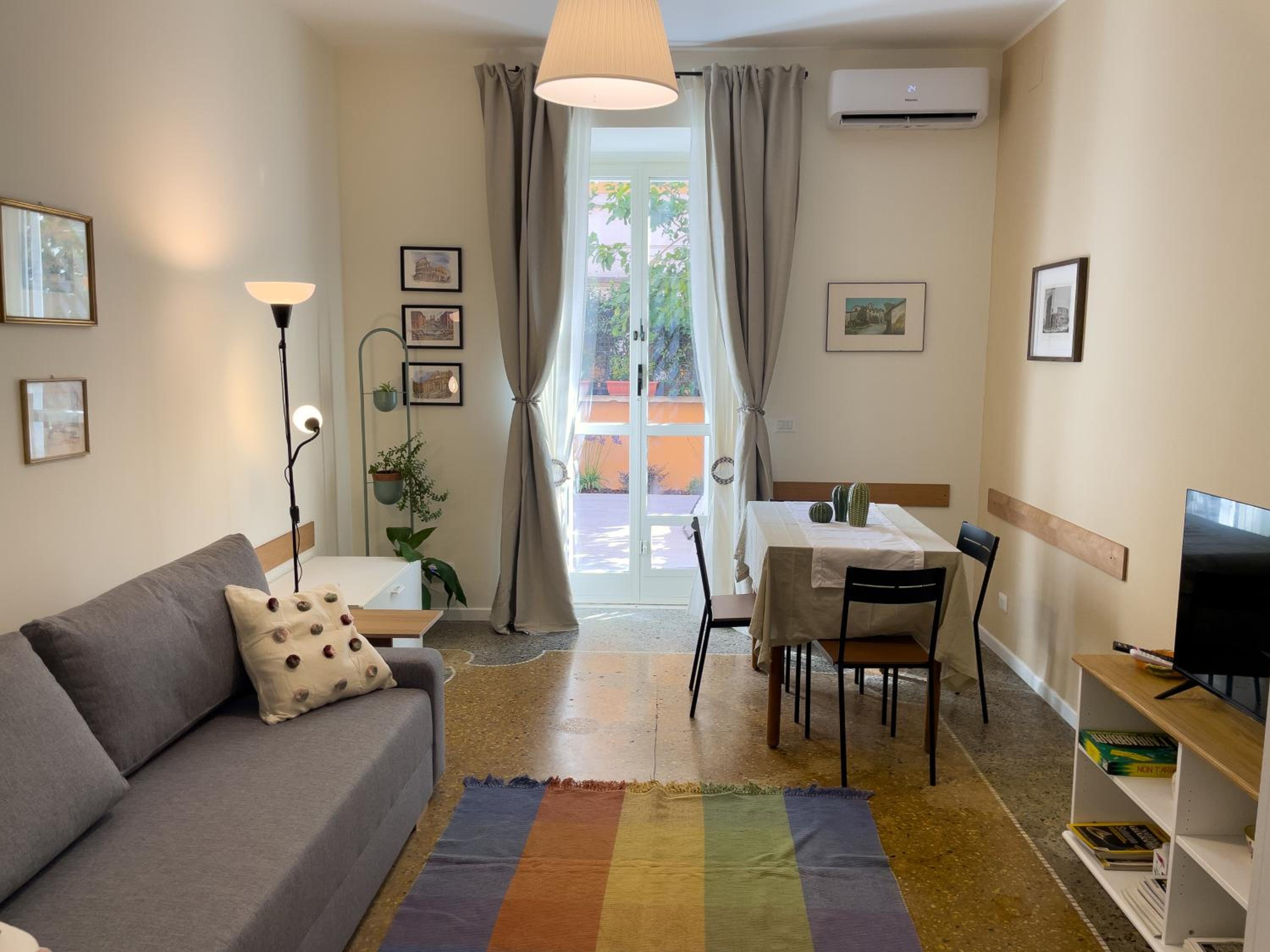 One-Bedroom Apartment