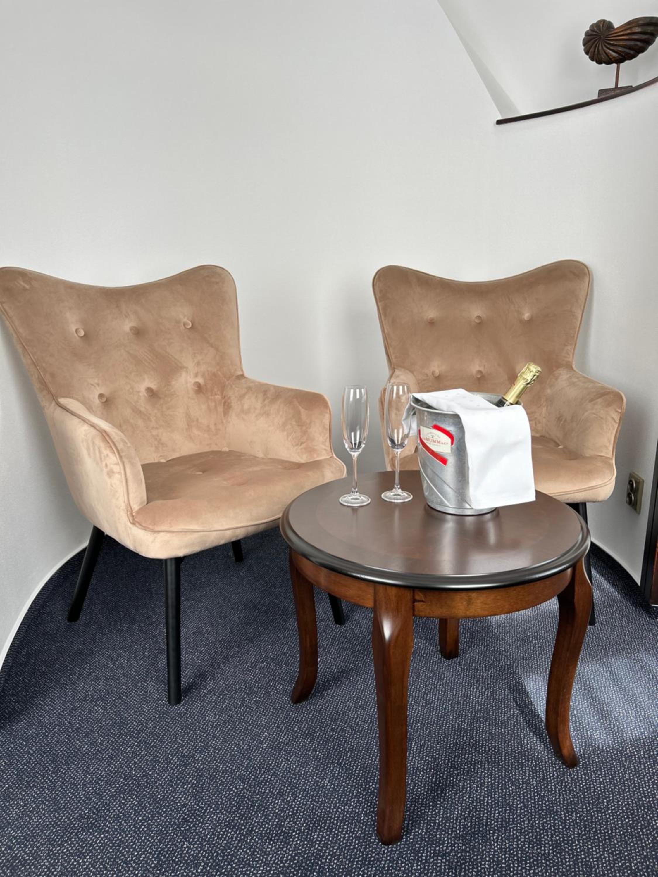 Deluxe King Room photo 2