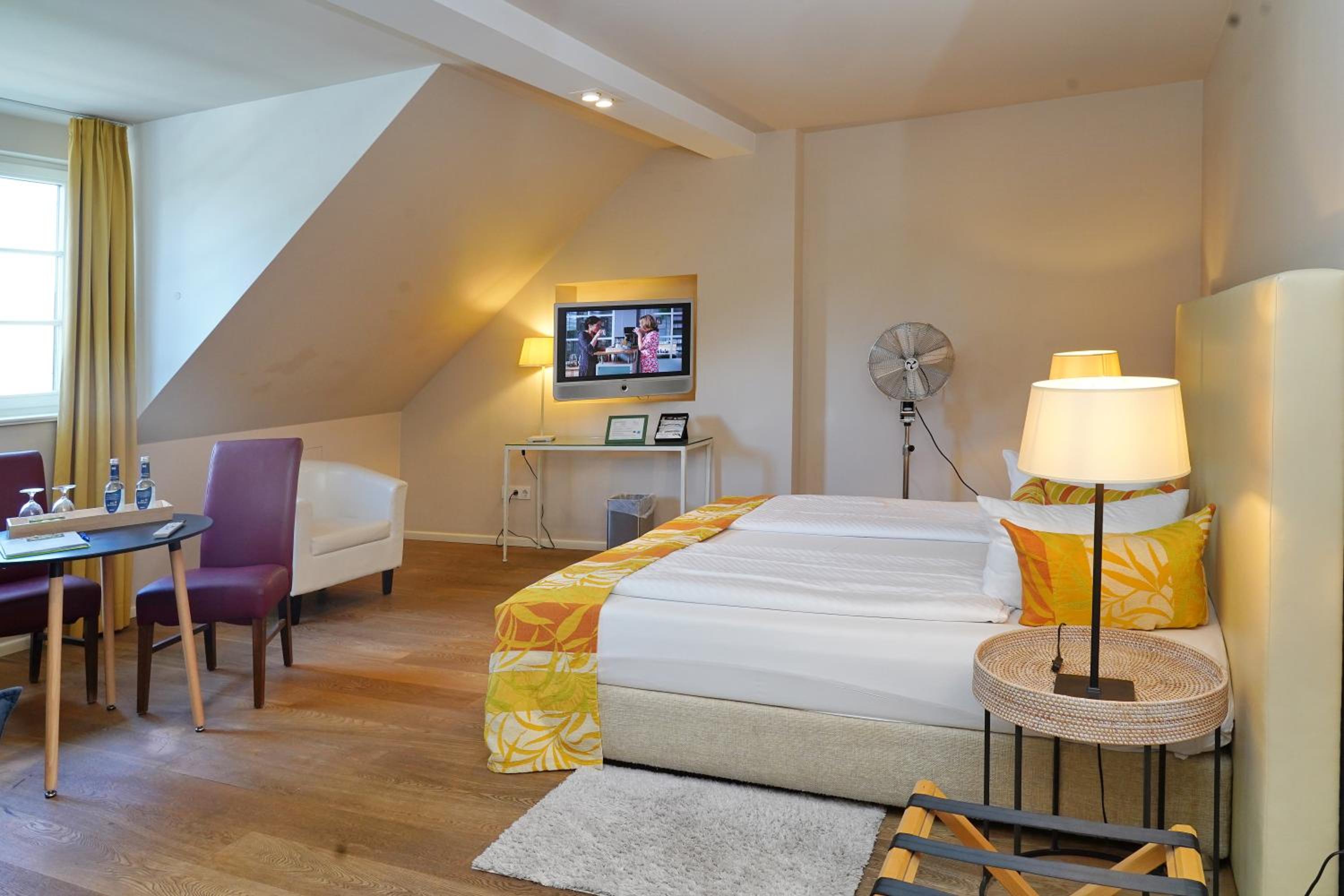 Small Suite photo 3