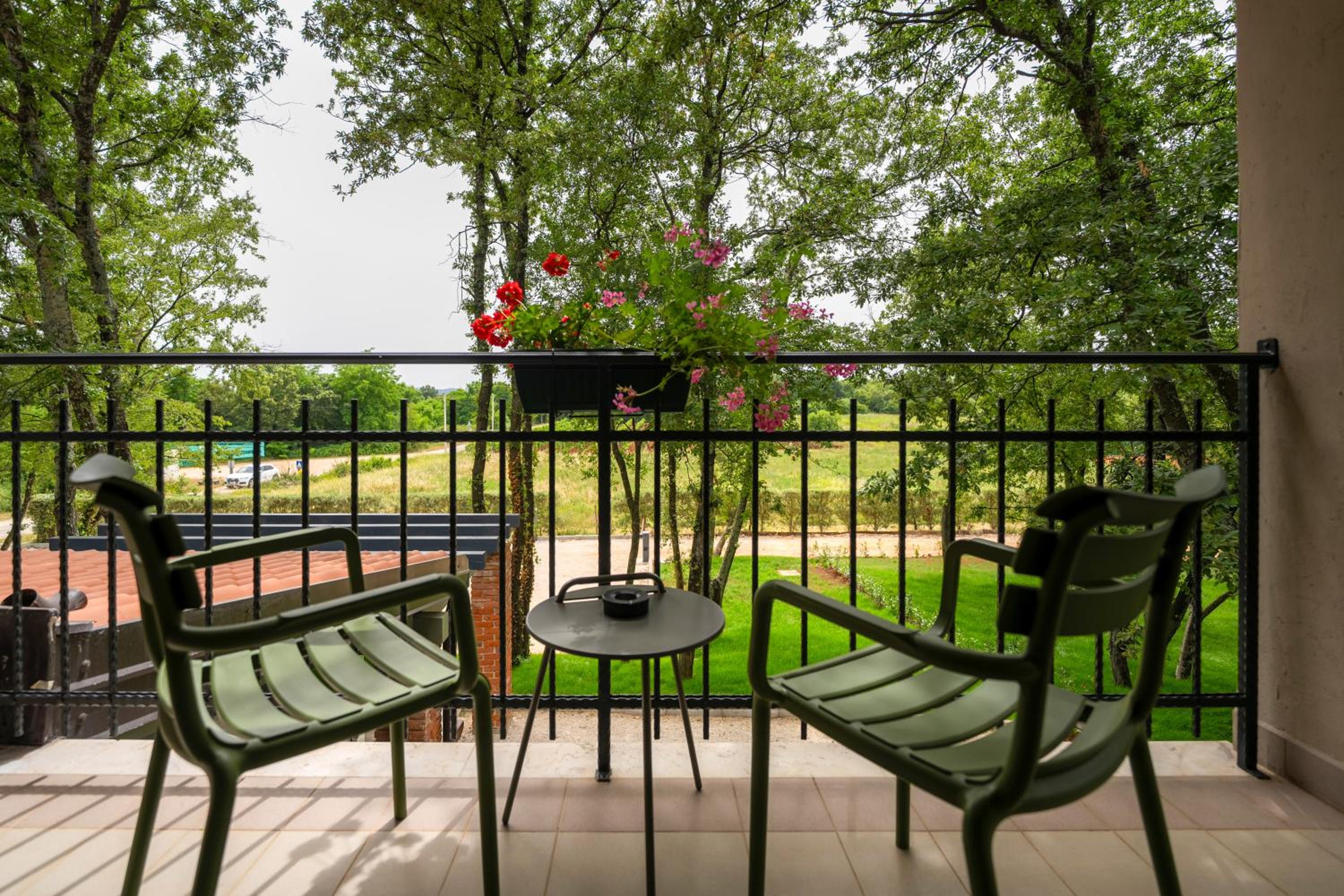 Premium Triple Room - Photo 9