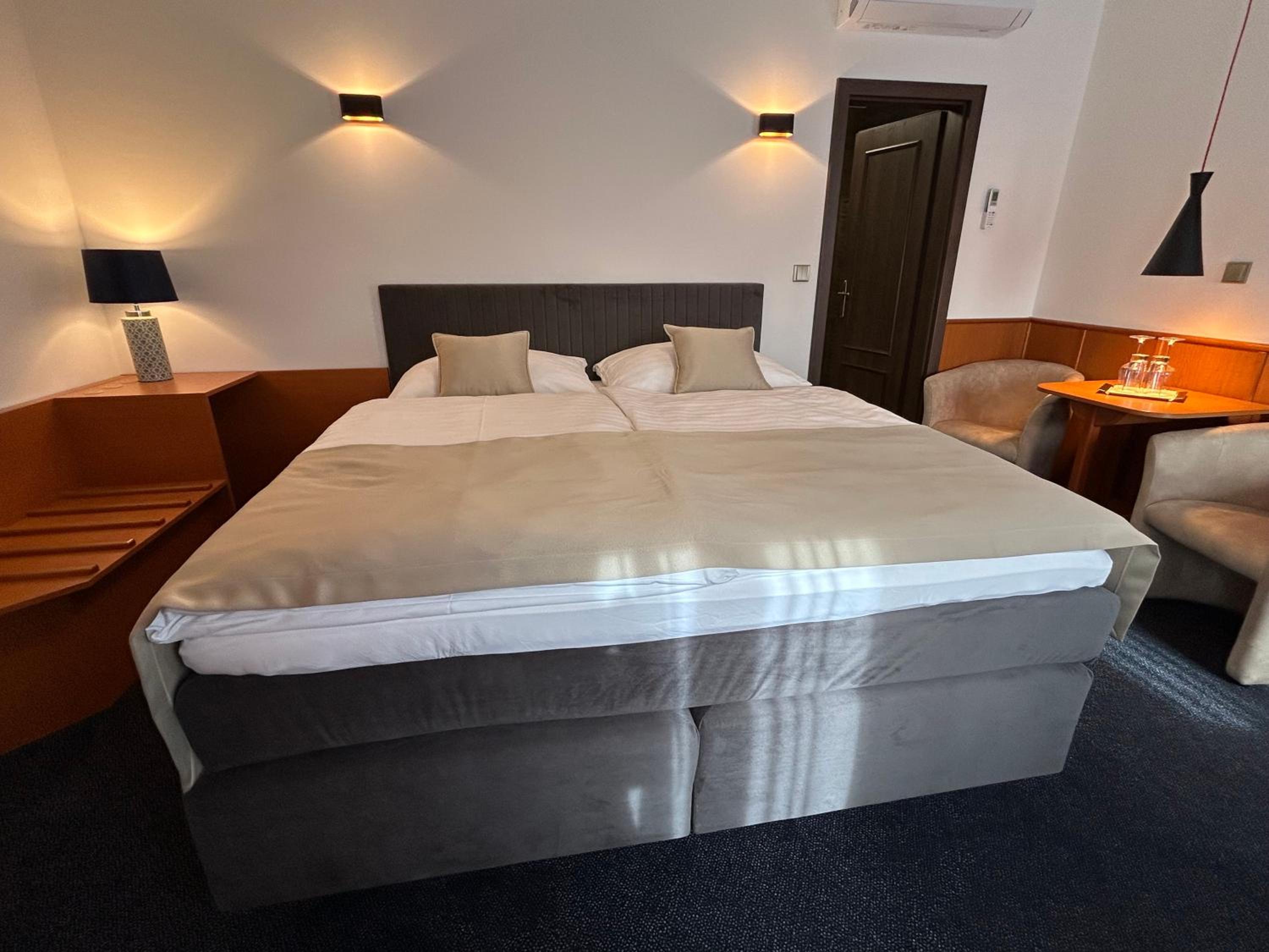Double Room with Private Bathroom photo 2