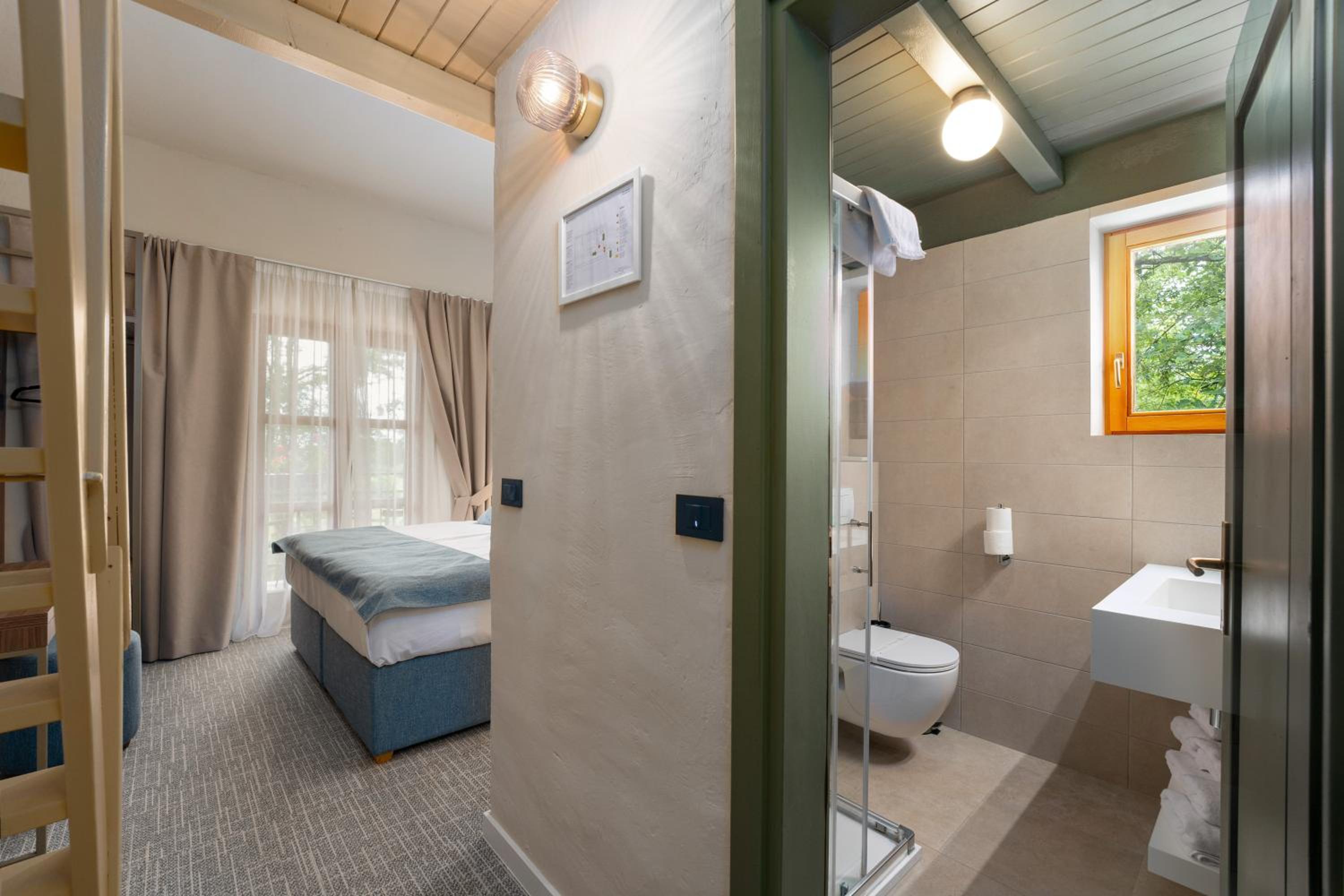 Premium Triple Room - Photo 1