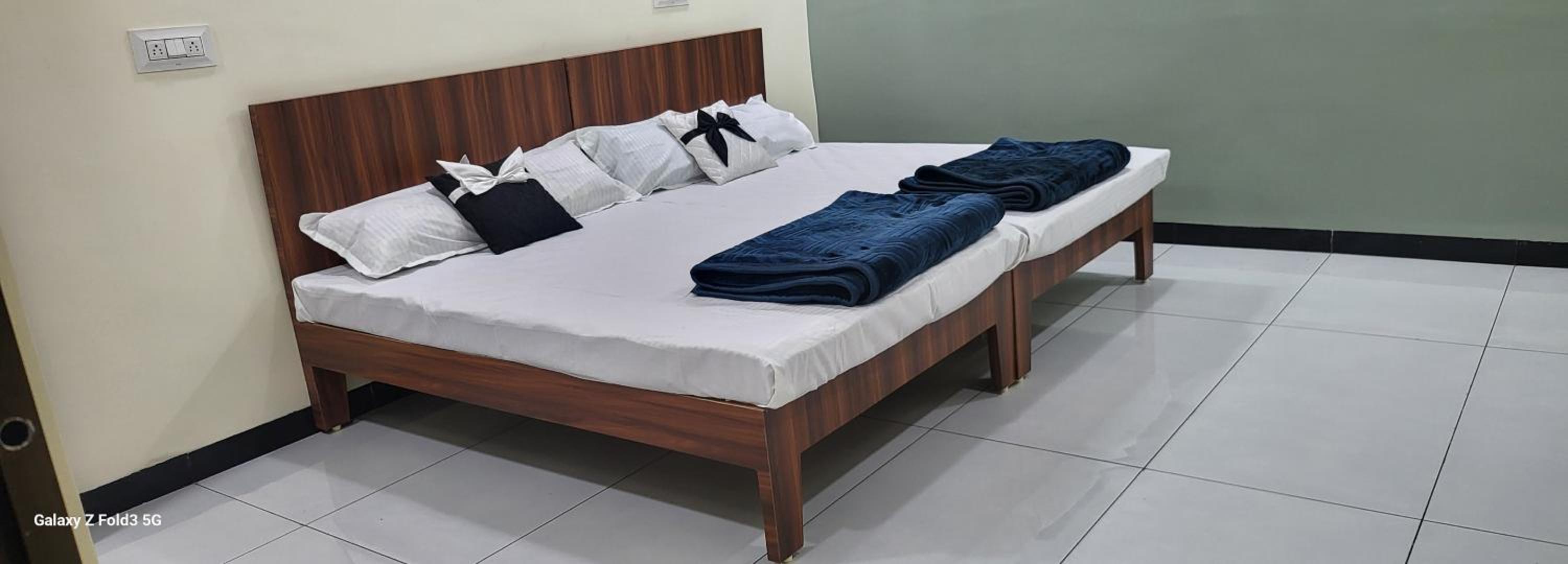 King Room with Two King Beds photo 1