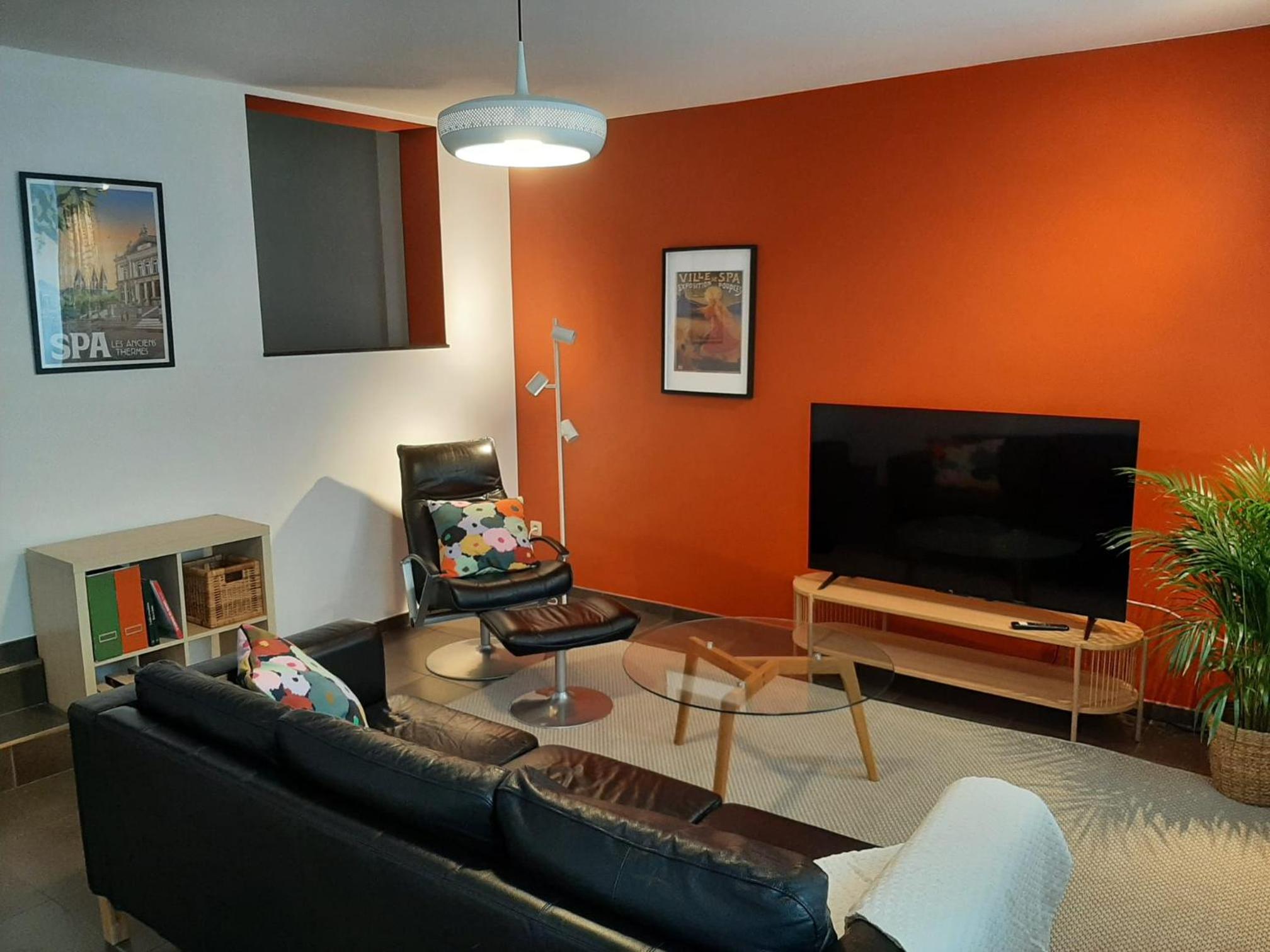 One-Bedroom Apartment photo 1