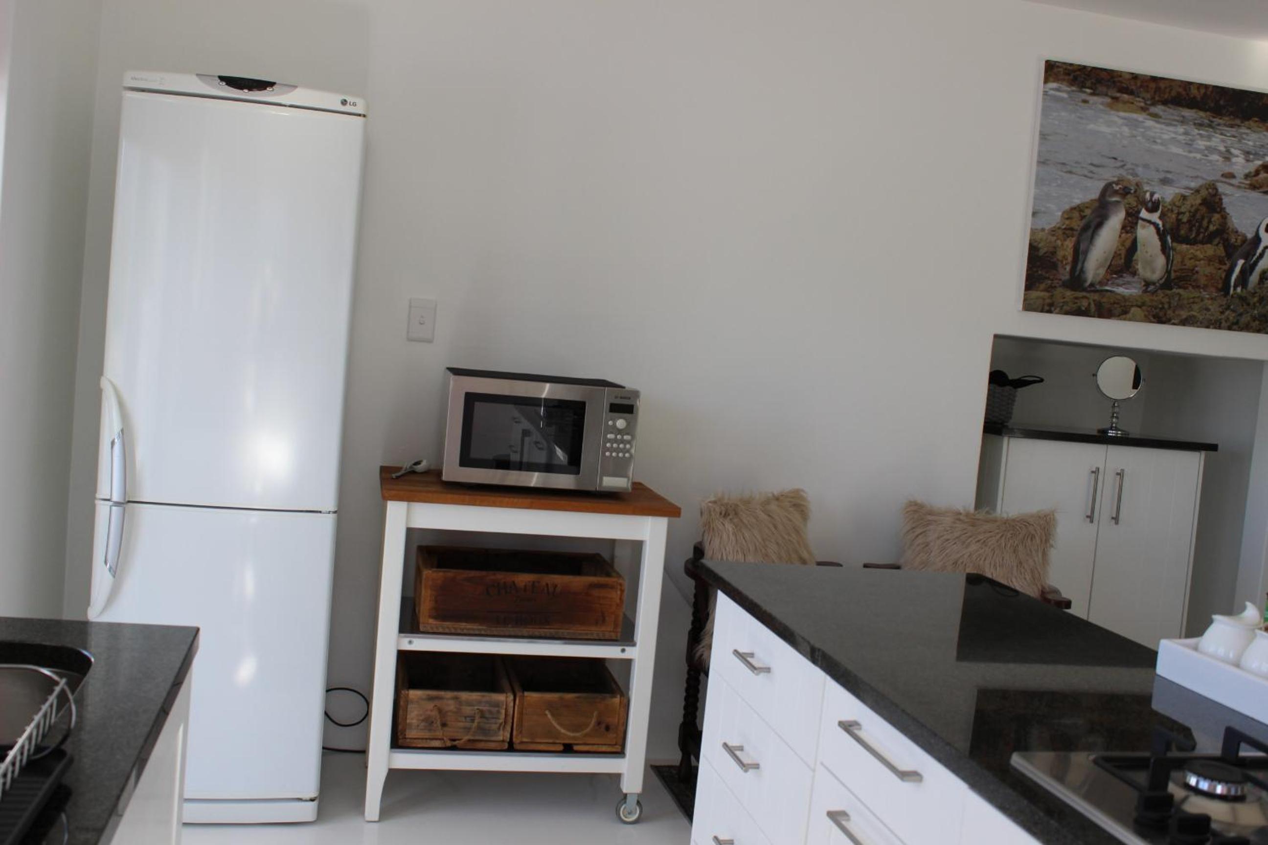 One-Bedroom Apartment photo 3