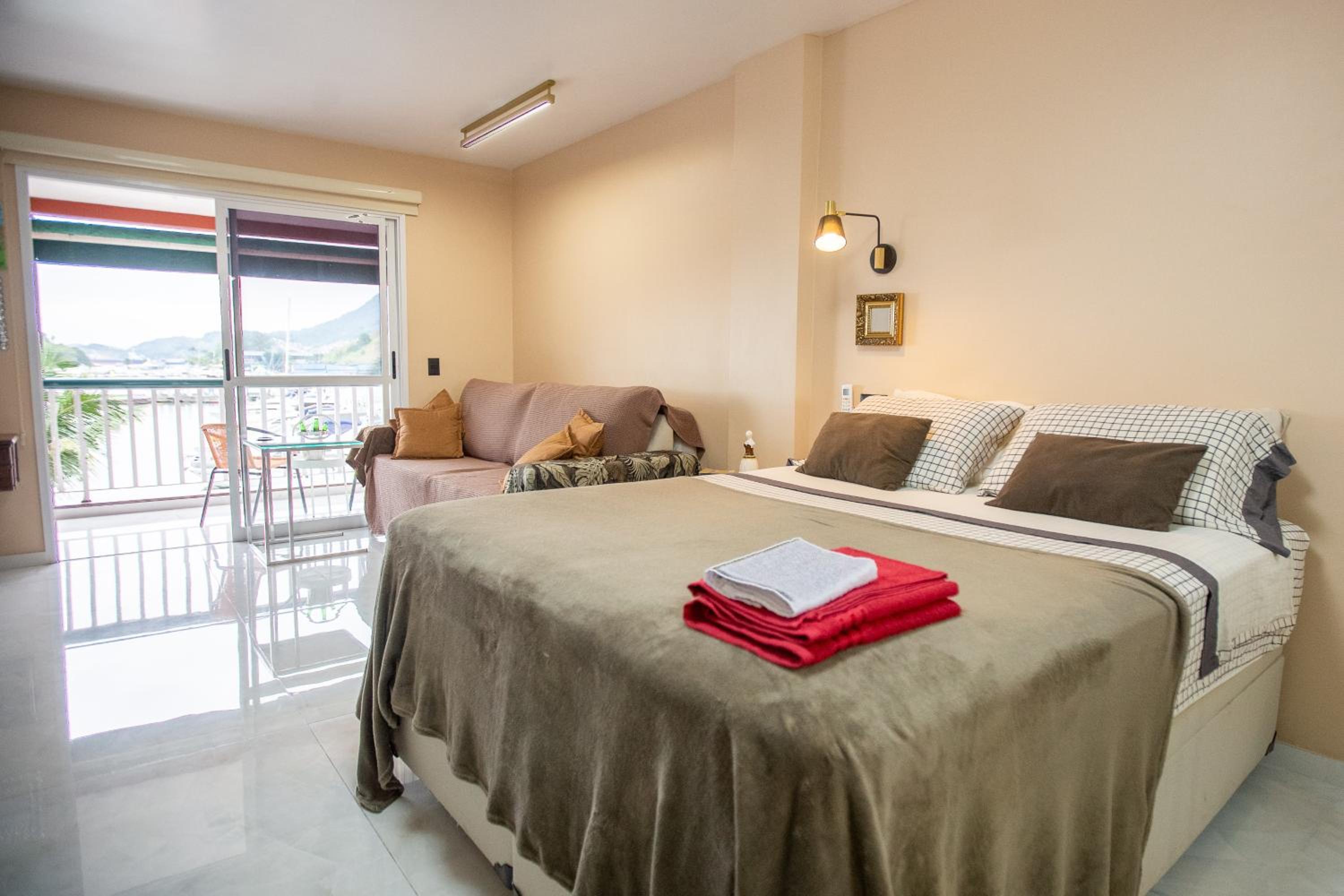 Apartment with Sea View - Photo 1