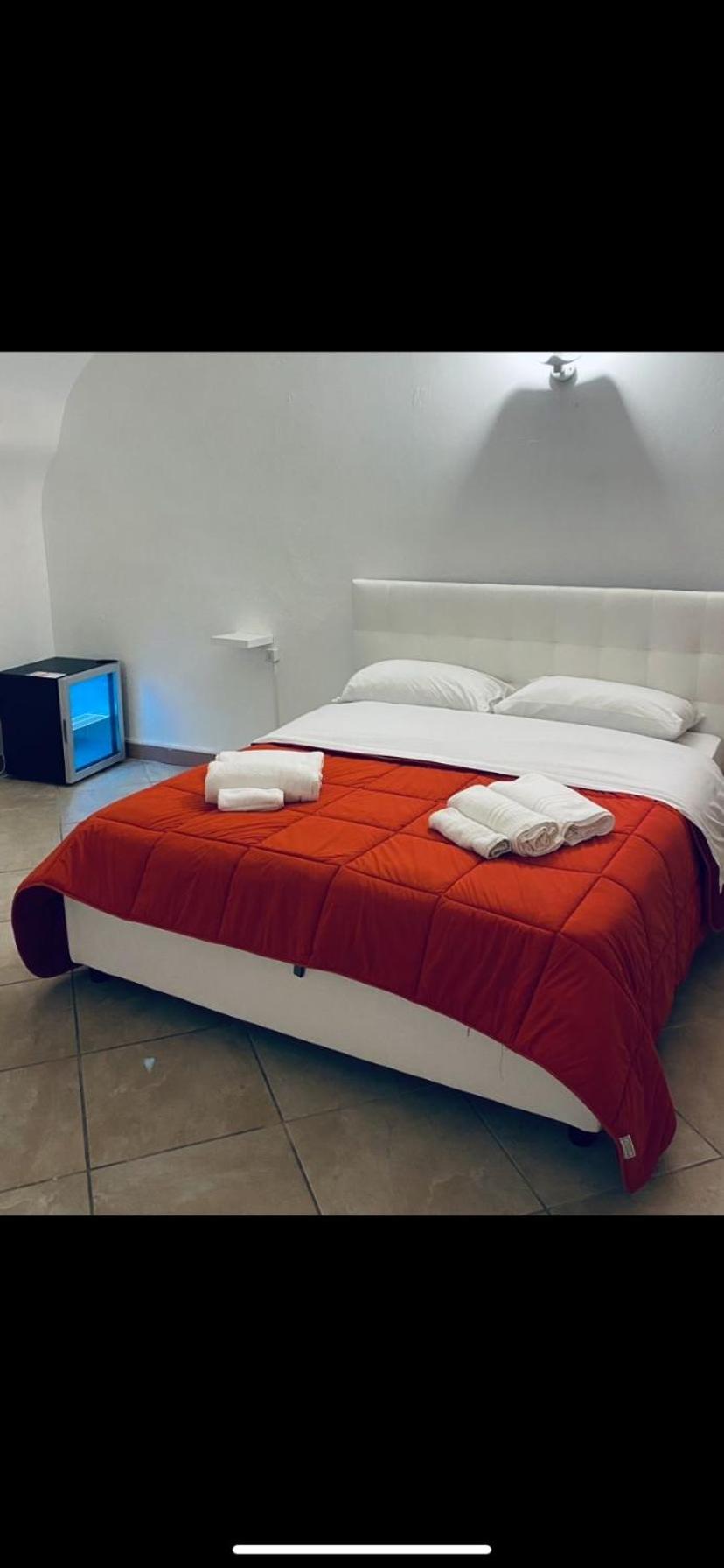 Standard Double Room With Shared Bathroom