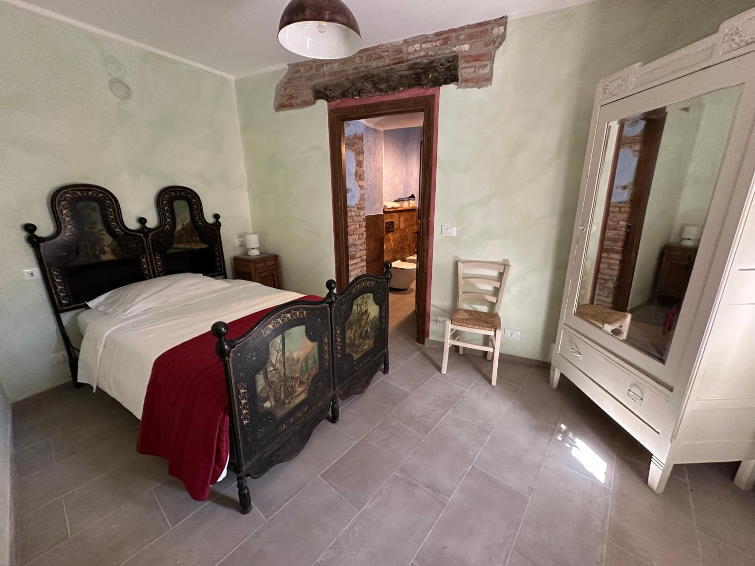 Single Room with Private Bathroom photo 1