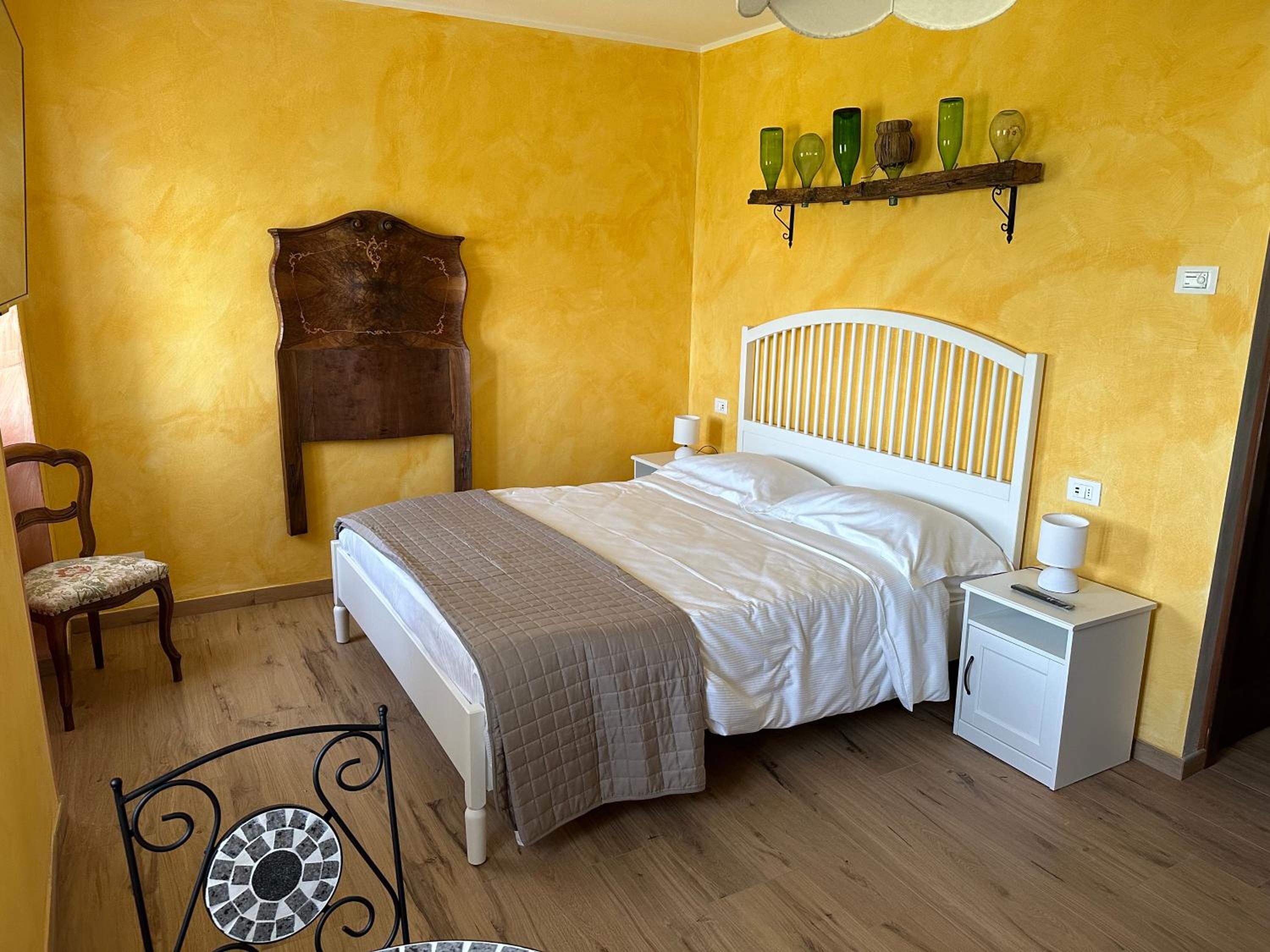 Large Double Room photo 2