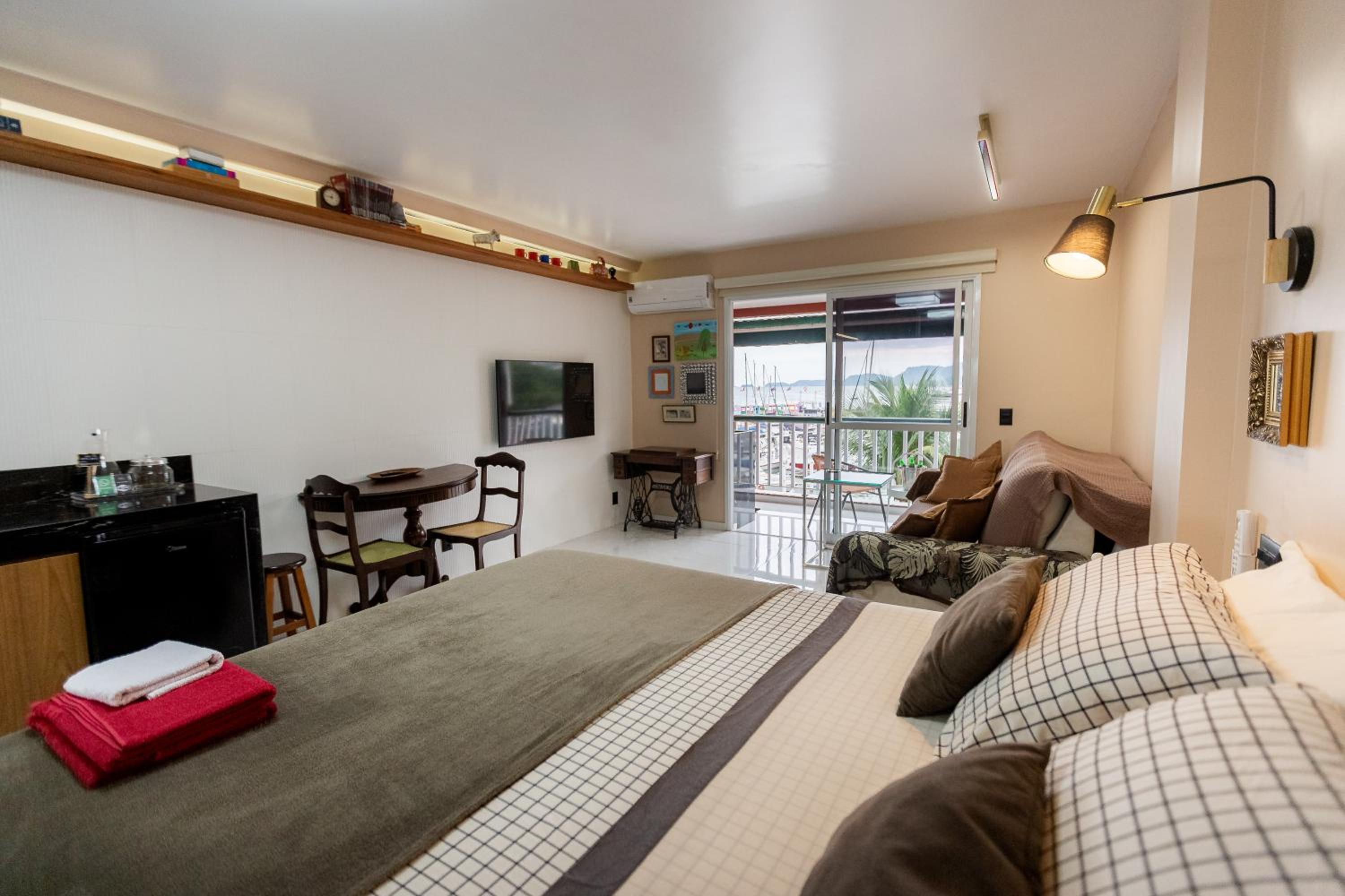 Apartment with Sea View - Photo 12