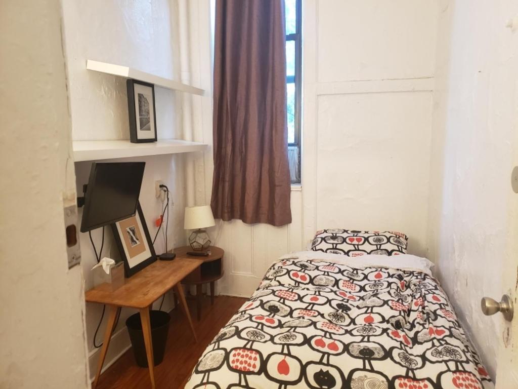 Single Room With Shared Bathroom photo 1