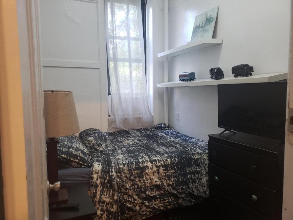 Double Room With Shared Bathroom photo 2