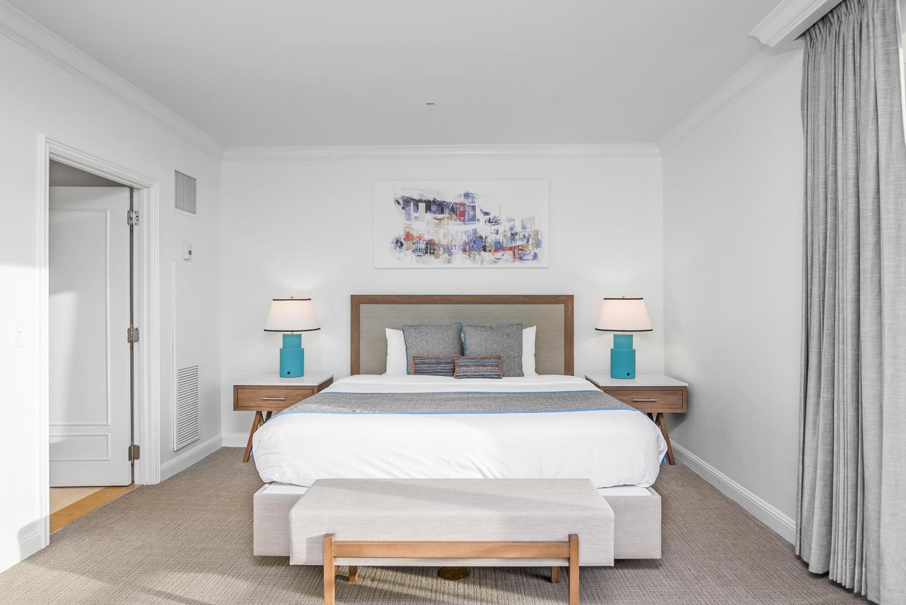 Penthouse Suite with City View