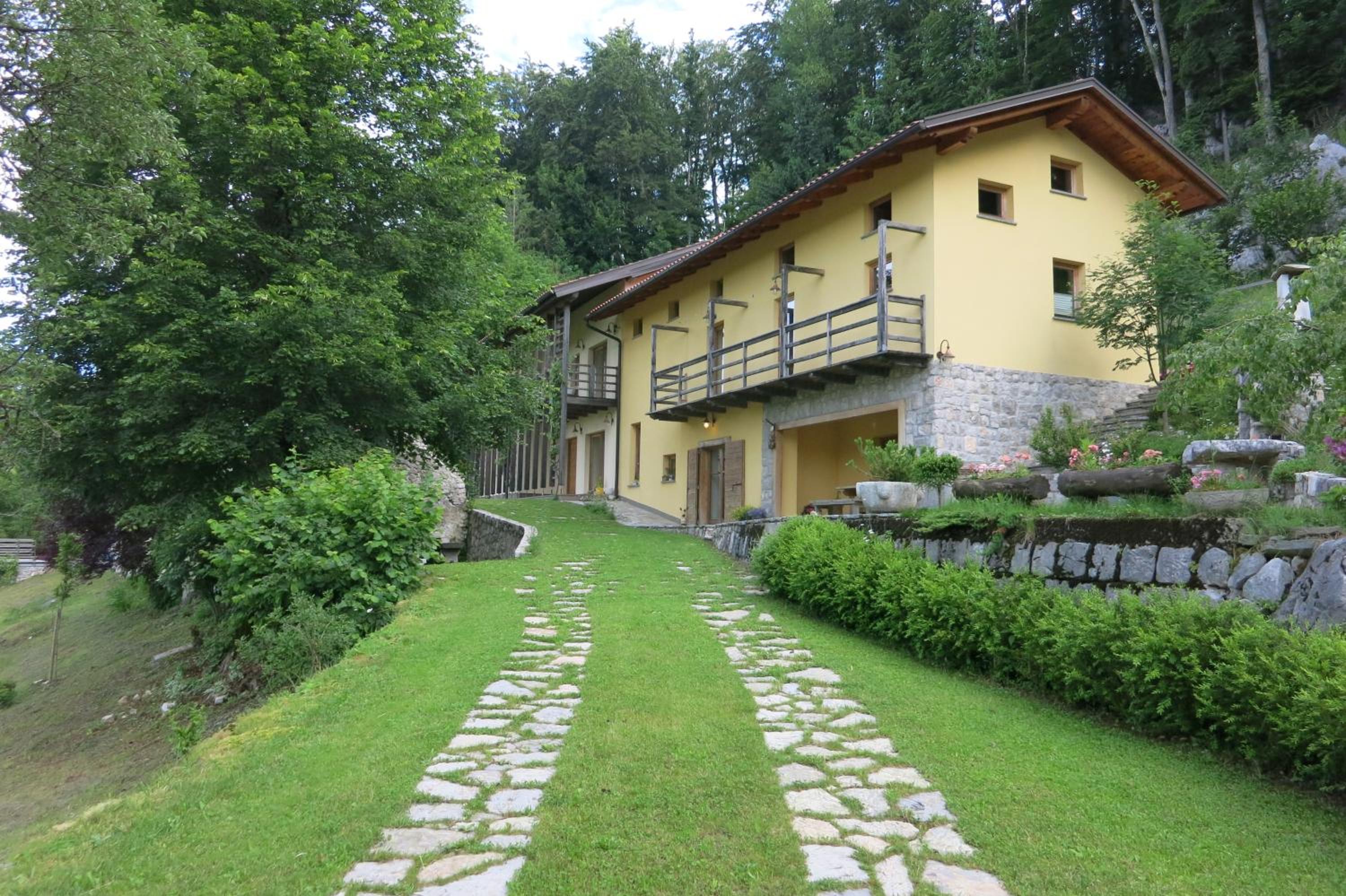 Two-Bedroom Apartment with Balcony photo 1
