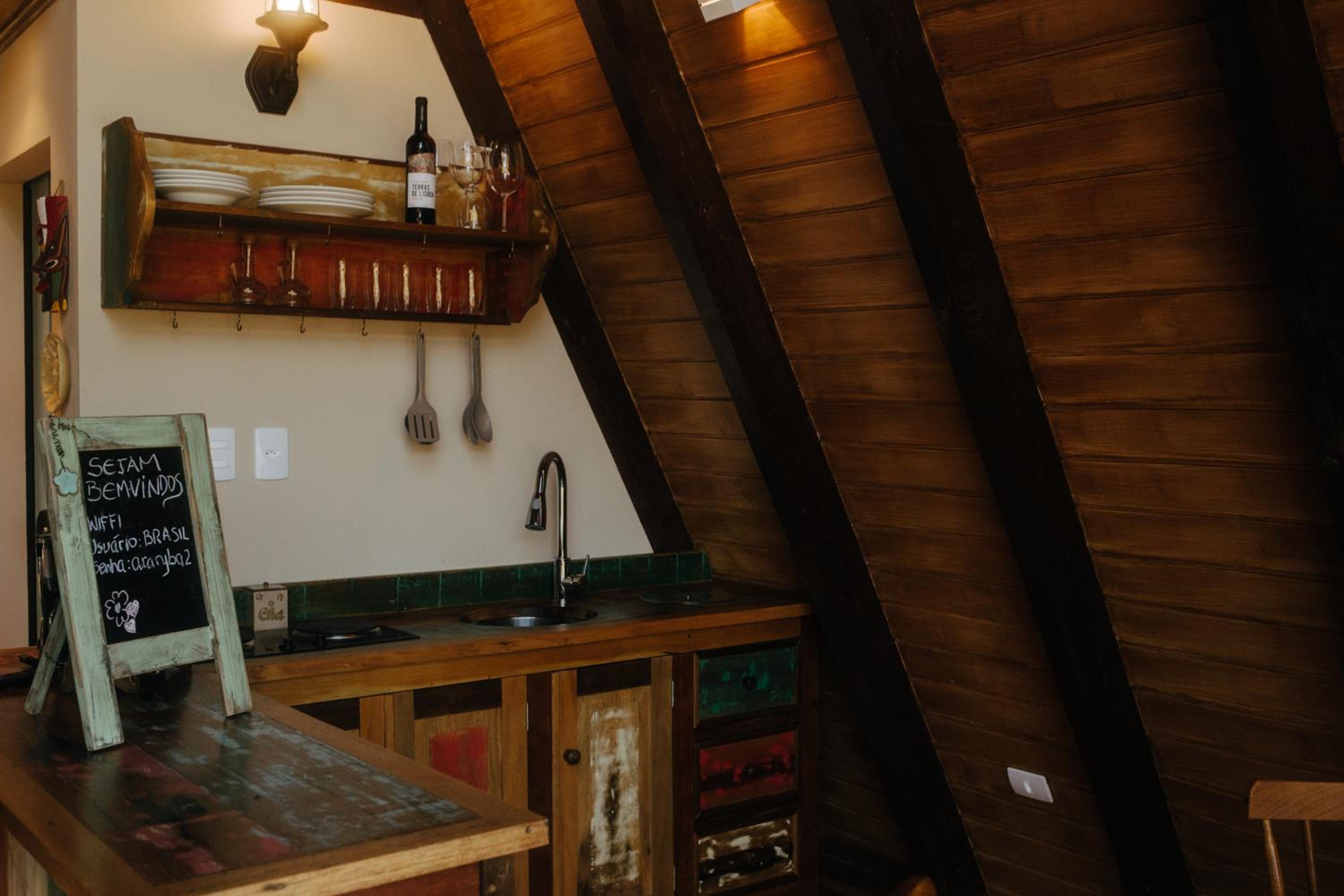Queen Room with Balcony photo 2