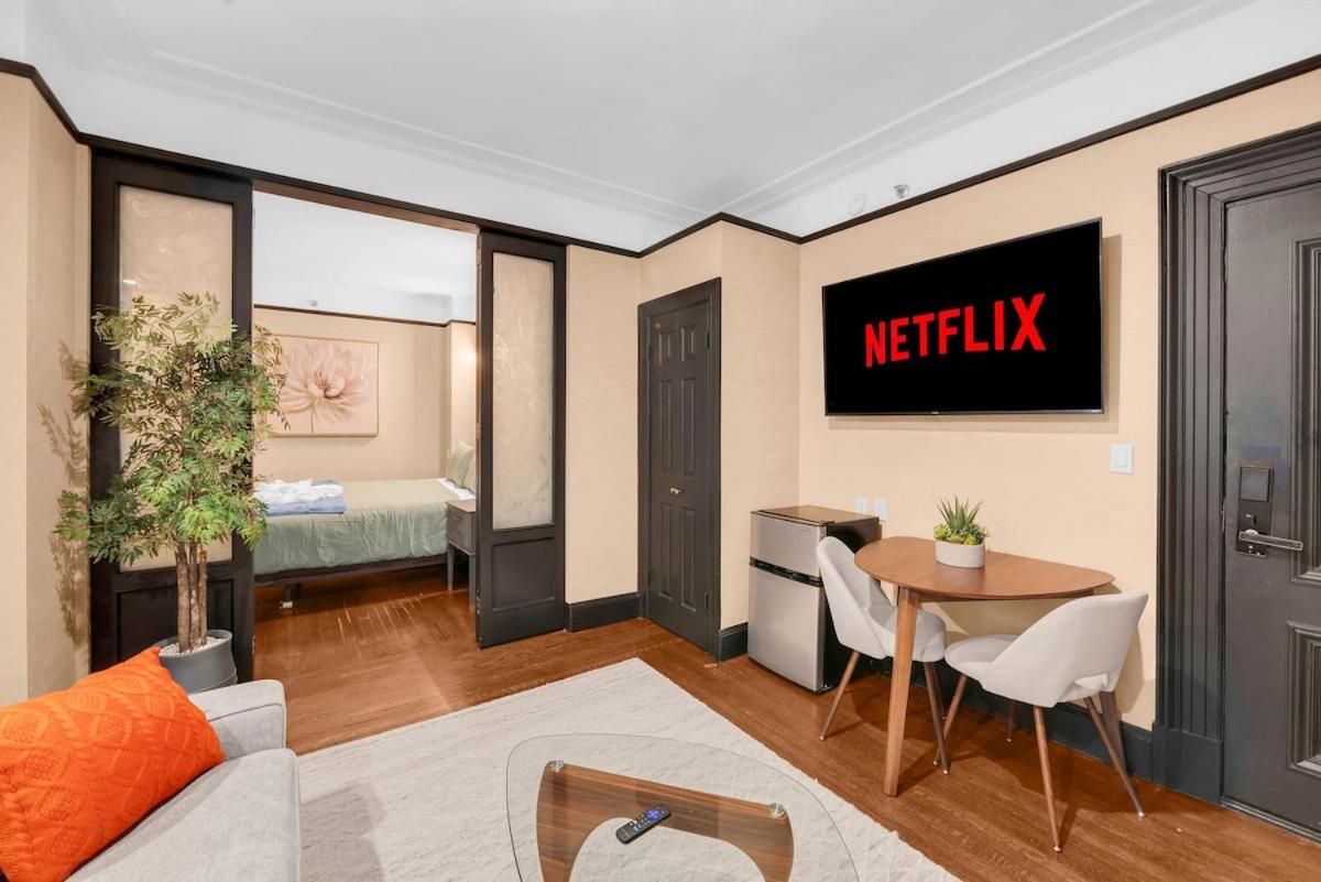 One-Bedroom Deluxe Apartment photo 1