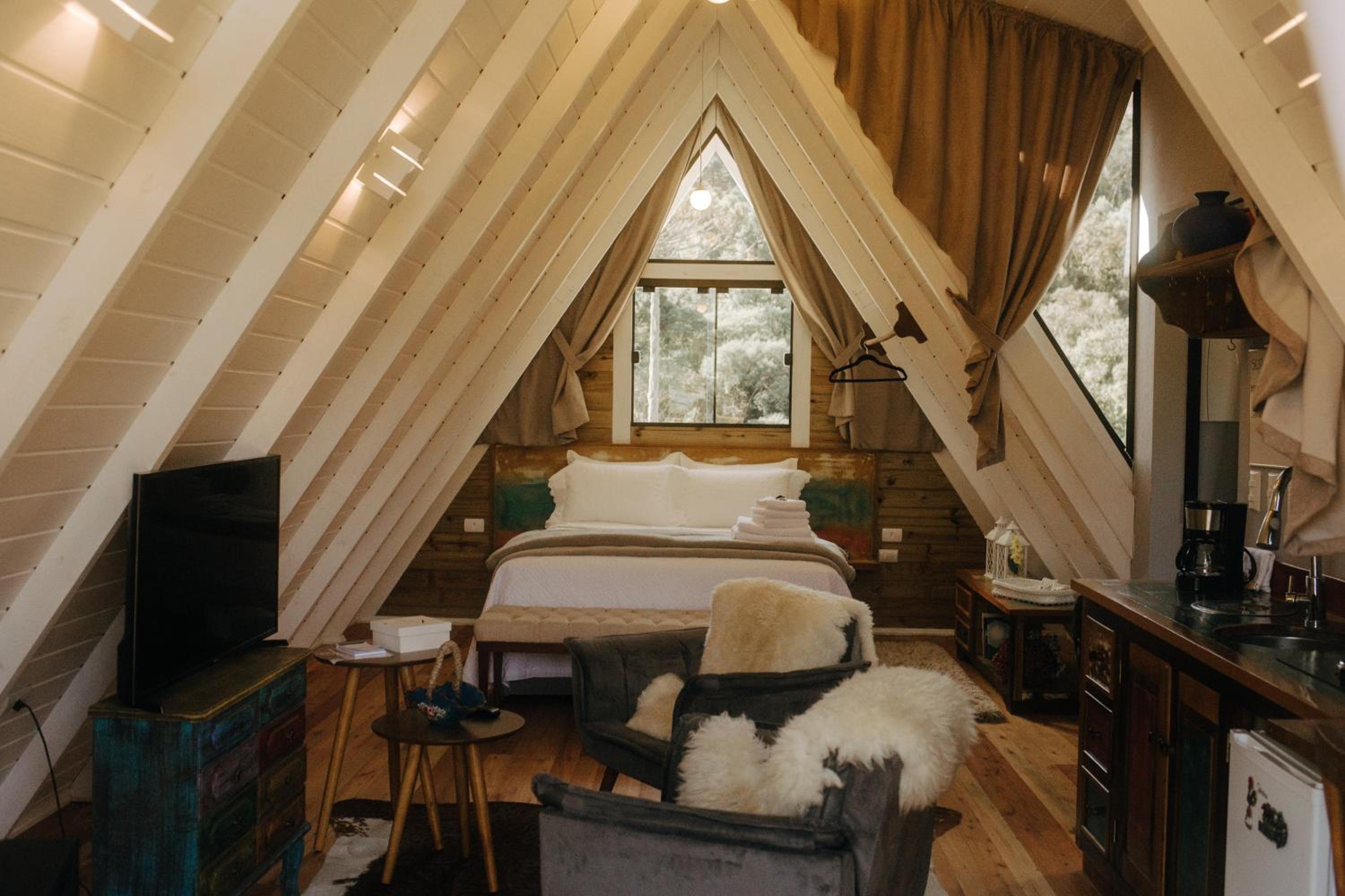 Queen Room with Balcony photo 3