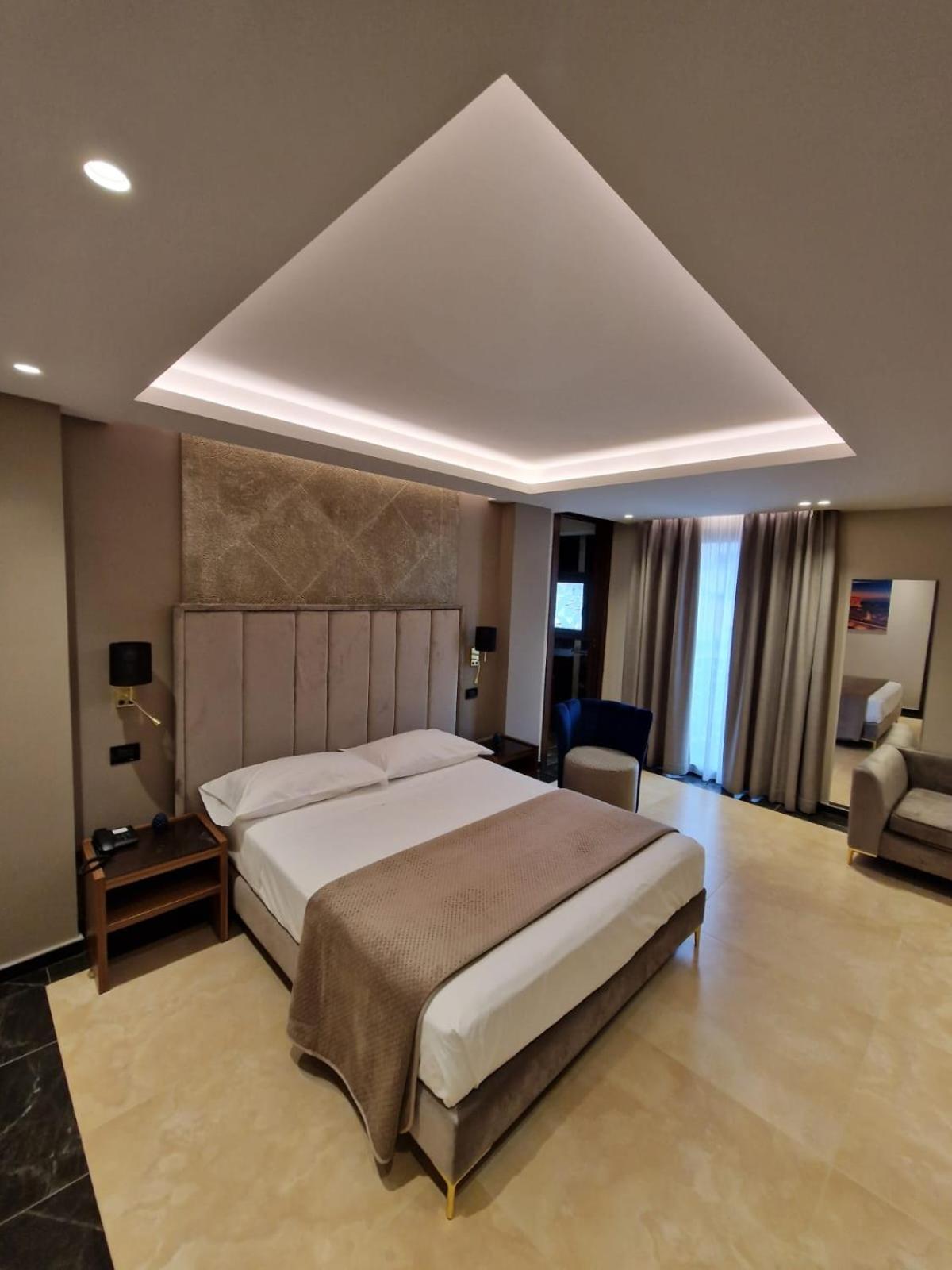Junior Suite with Balcony photo 1