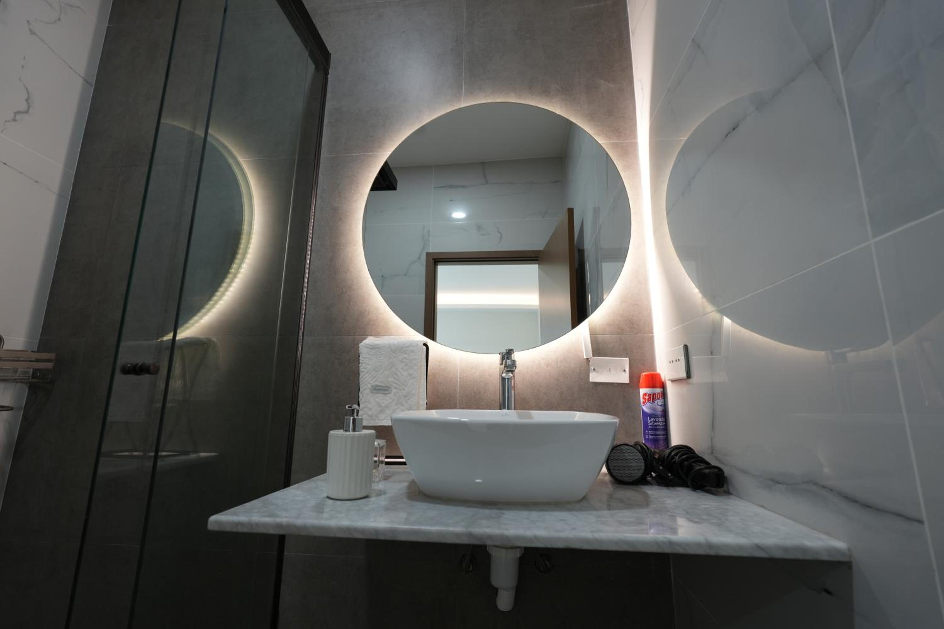 Deluxe Double Room (2 Adults + 1 Child) photo 2