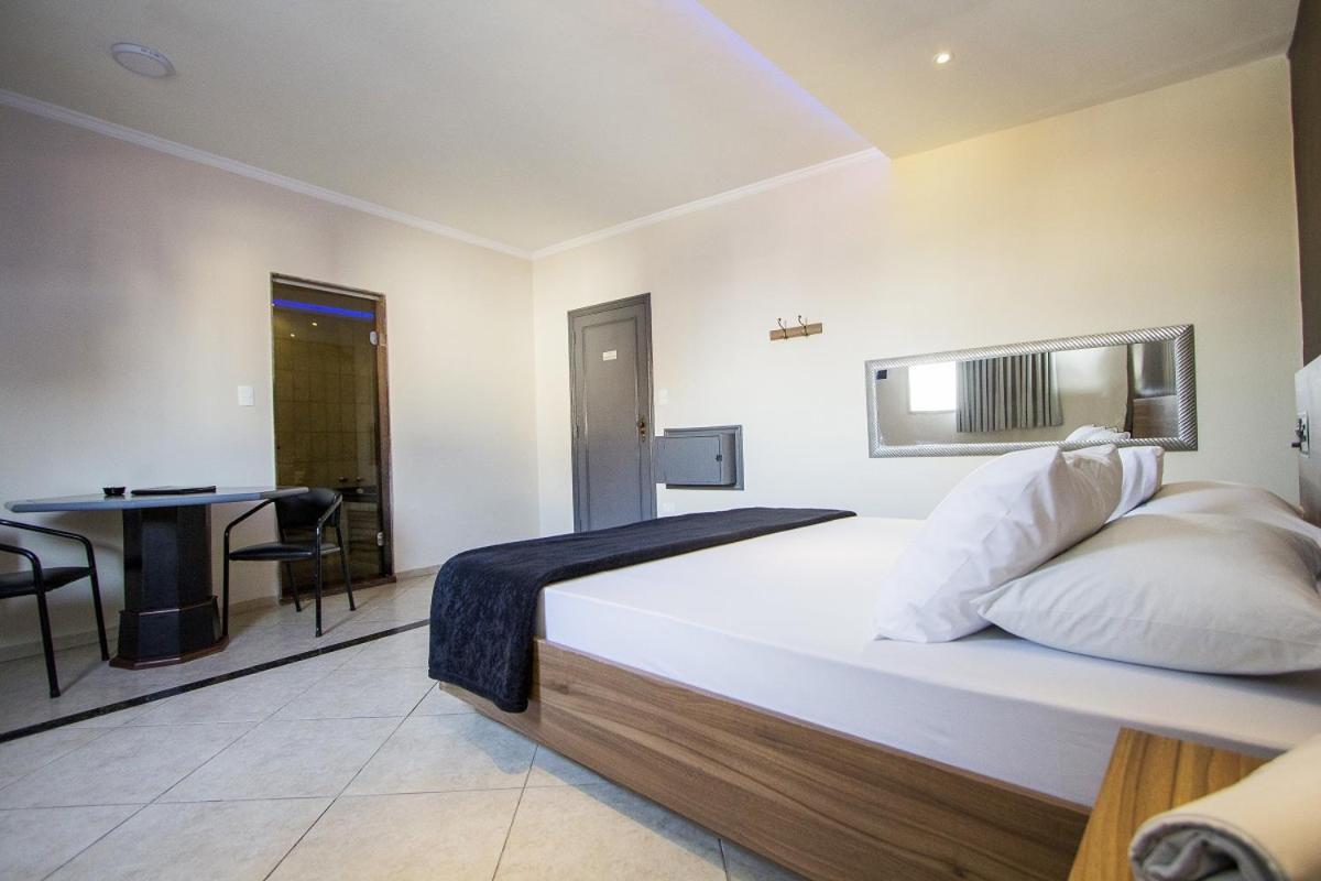 Deluxe Suite with Spa Bath