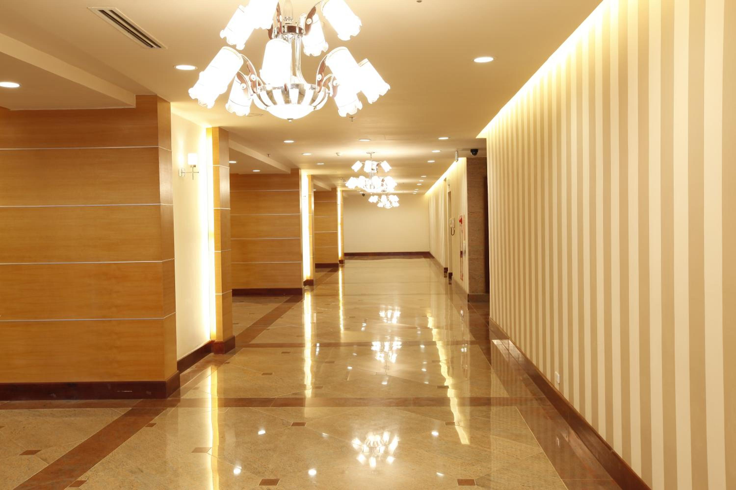 Deluxe King Suite photo 3