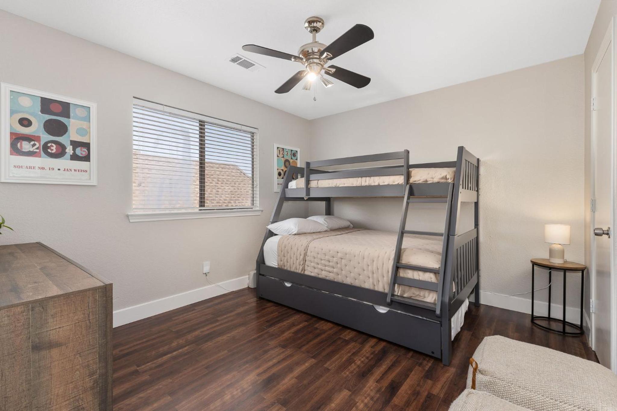 Four-Bedroom House photo 1