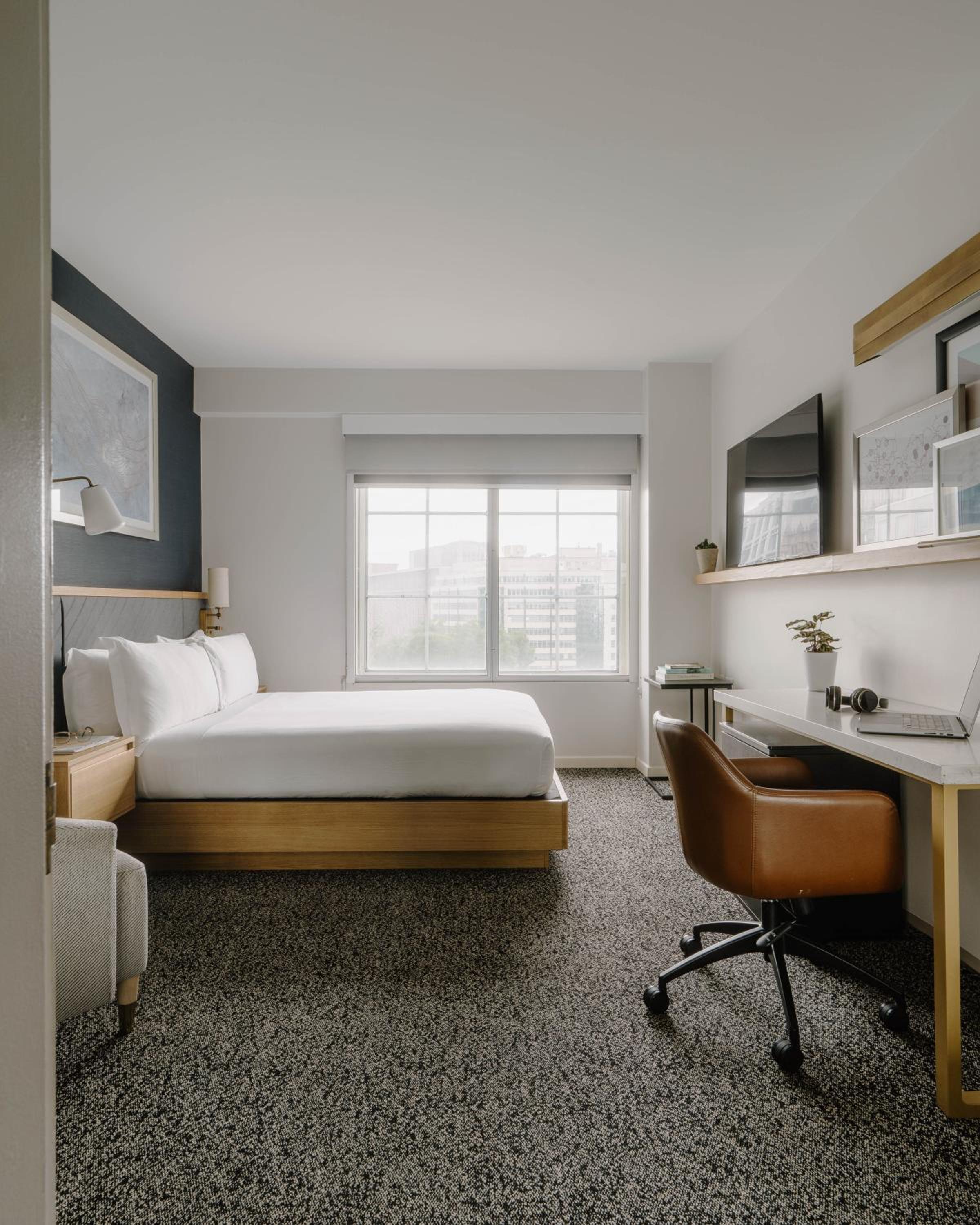 Deluxe Room - Photo 4