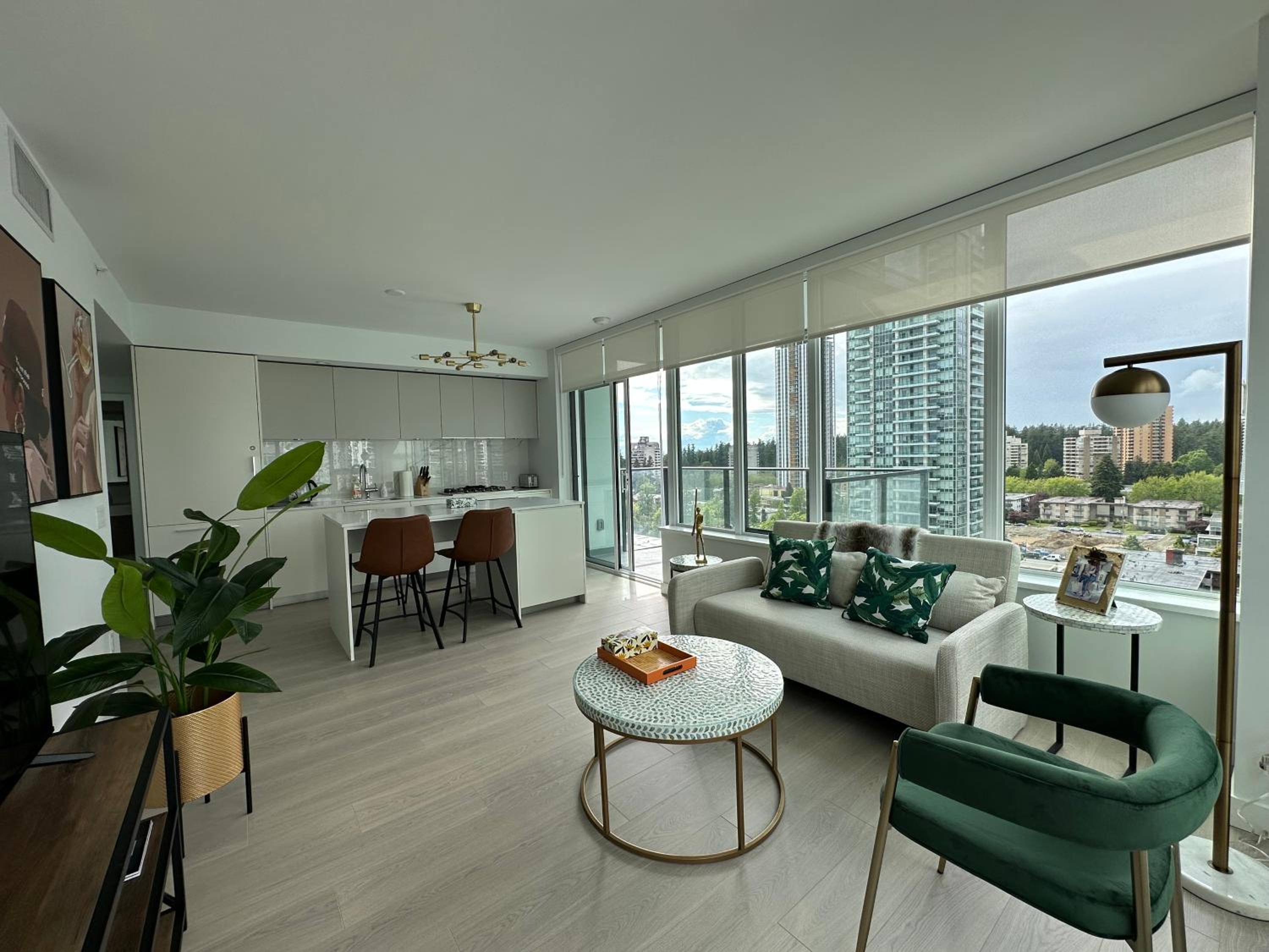 Apartment with Mountain View photo 2