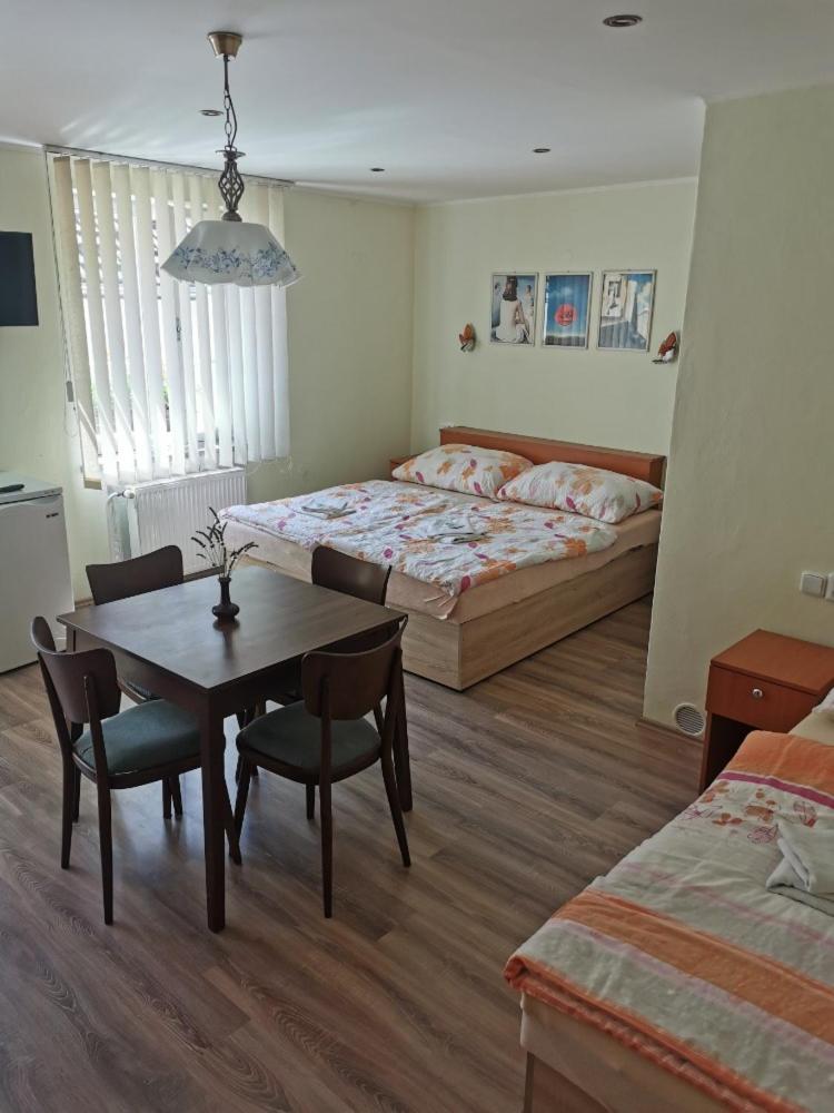Quadruple Room - Photo 3