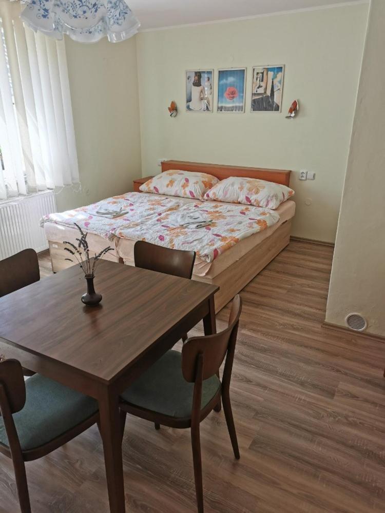 Quadruple Room - Photo 5