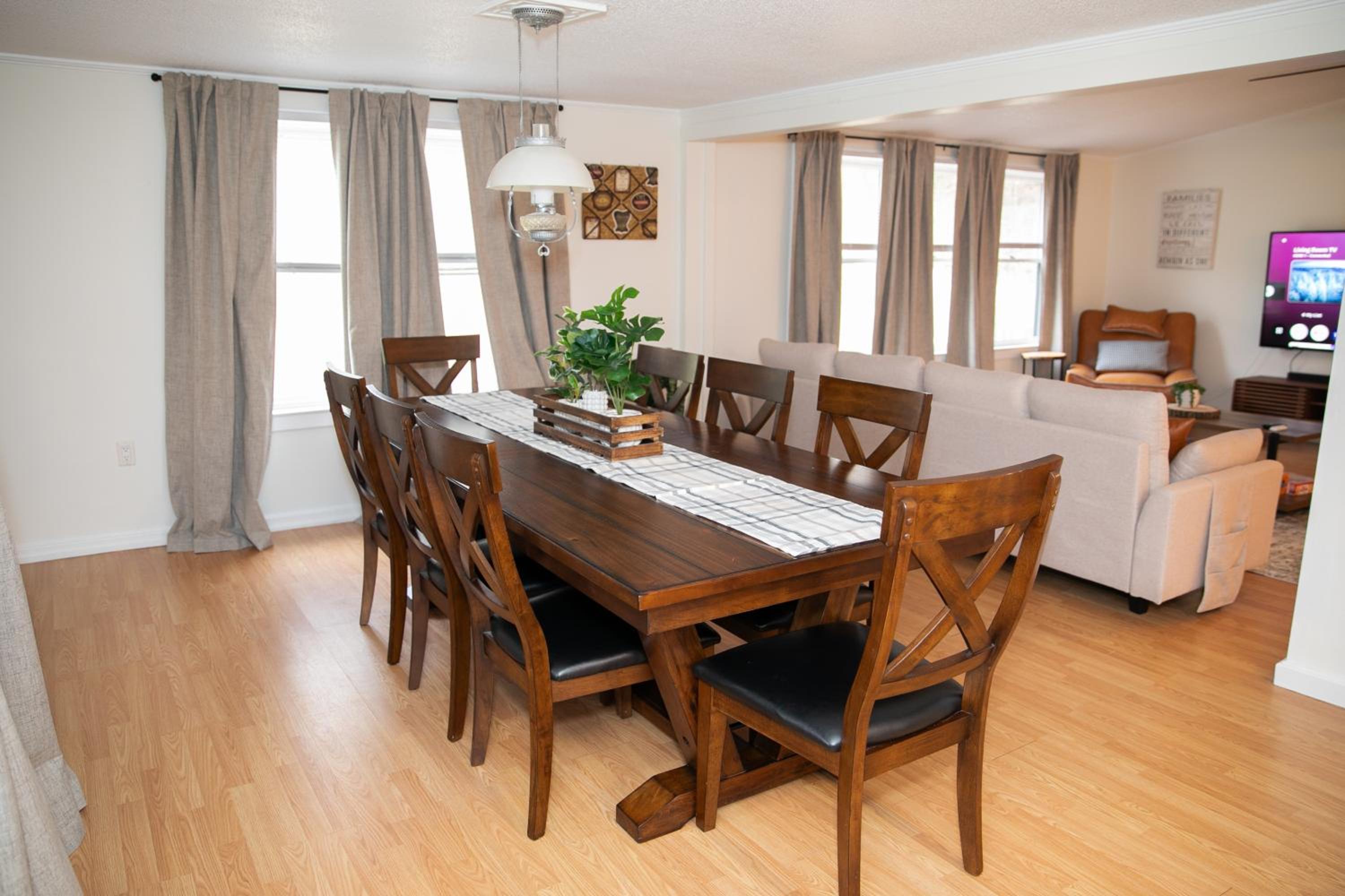 Three-Bedroom House photo 2