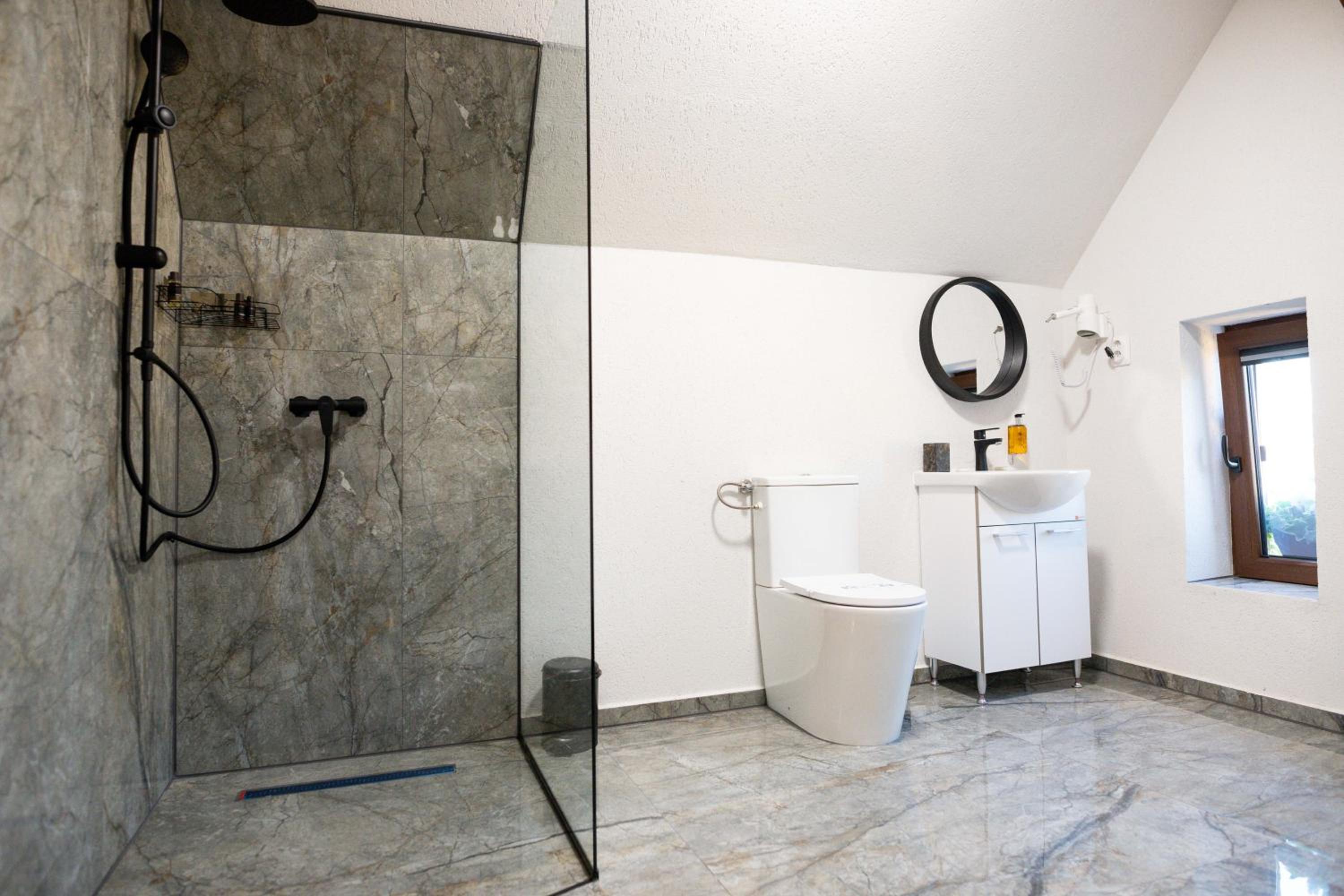 King Room with Spa Bath photo 3