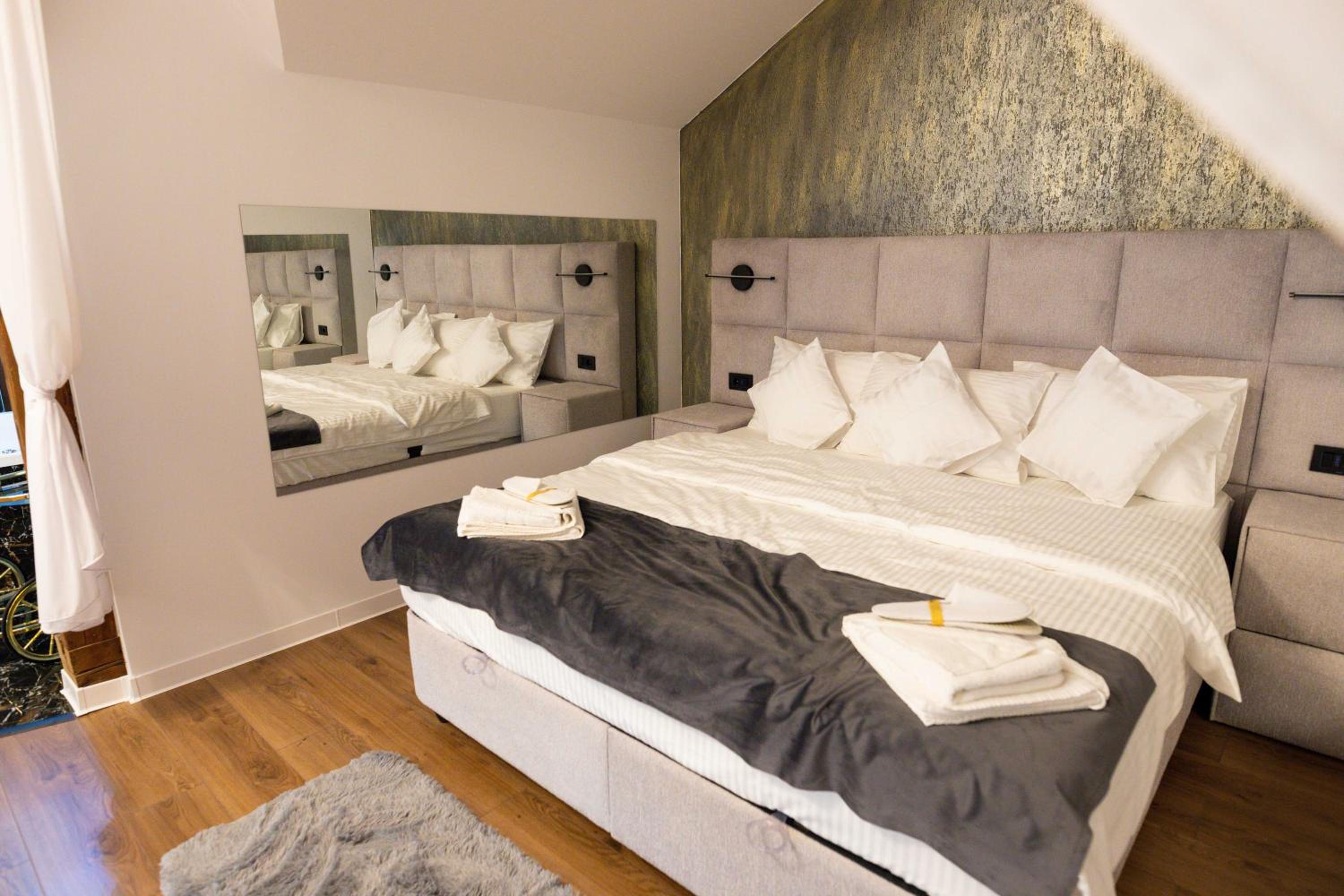 King Room with Spa Bath photo 2