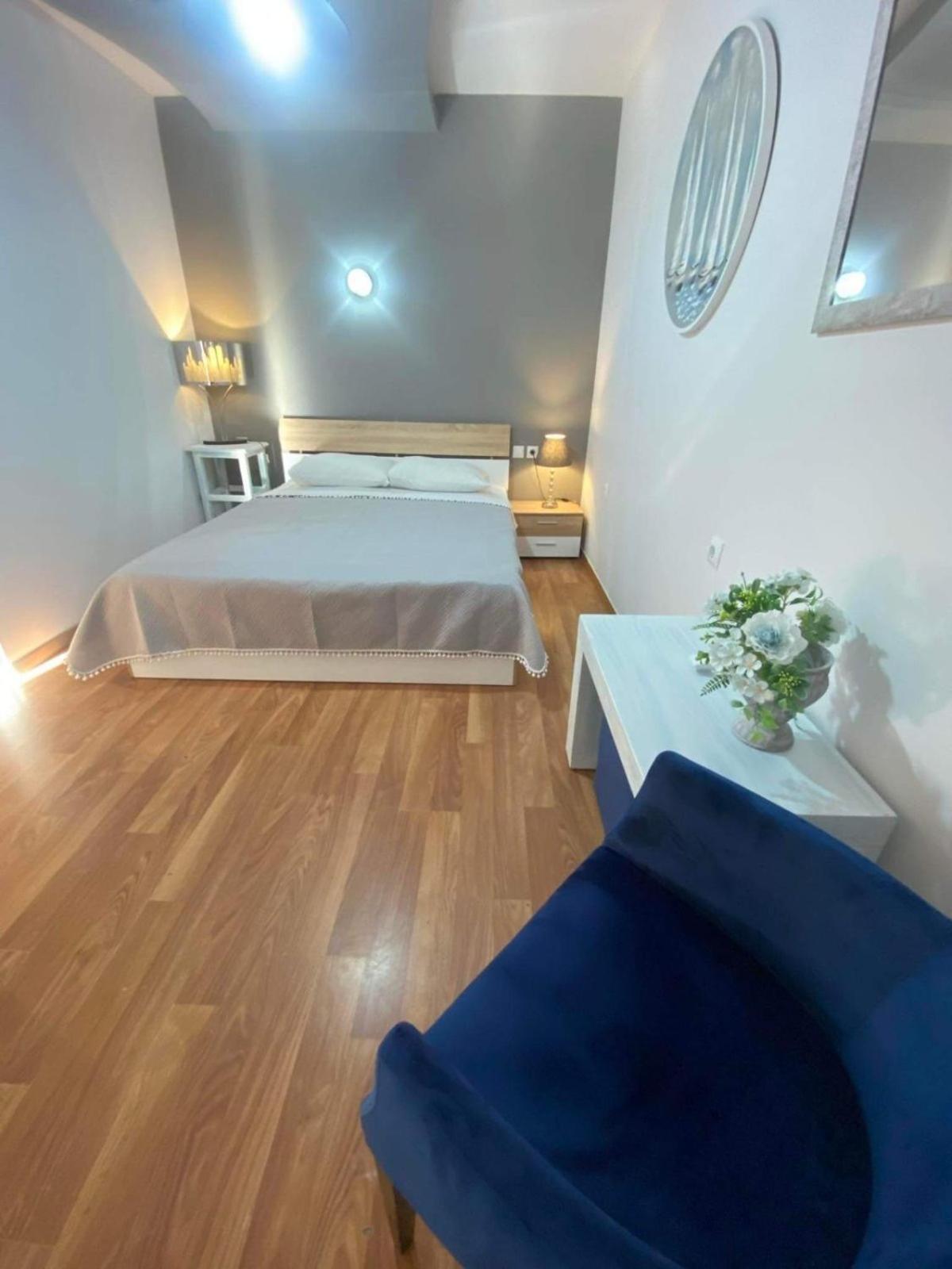 Two-Bedroom Deluxe Apartment with Balcony