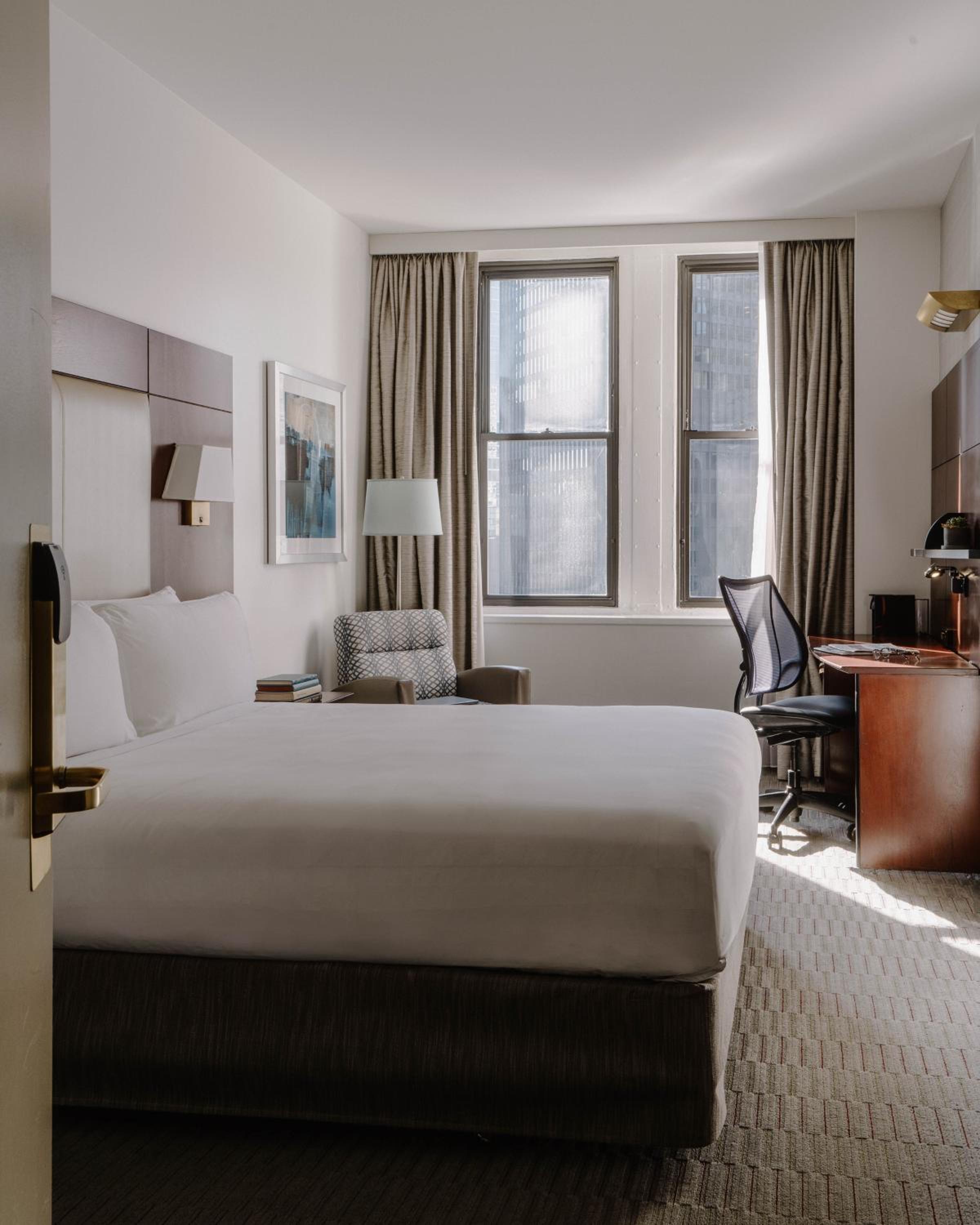 Standard Queen Room - Photo 4
