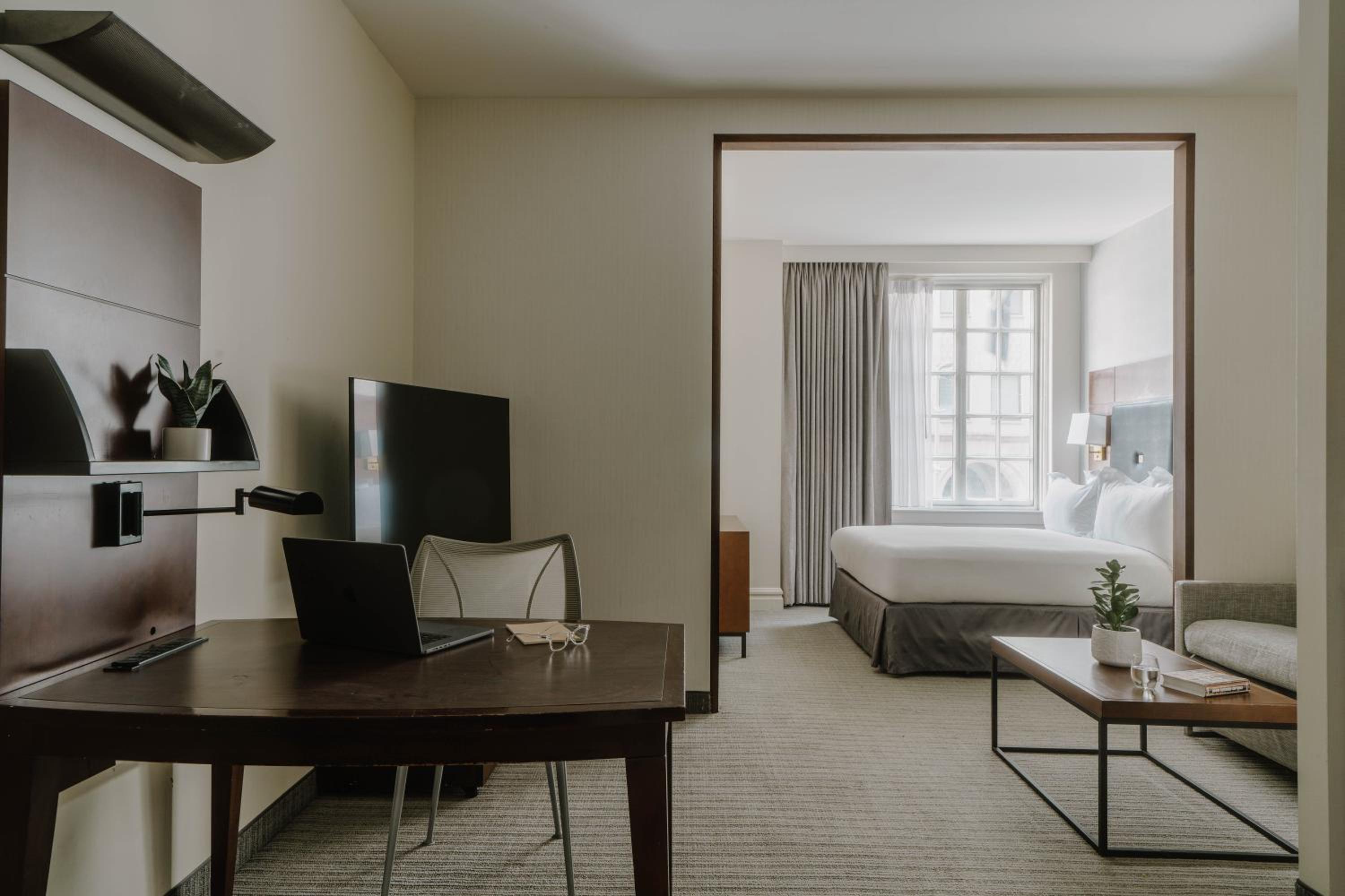 One-Room Suite with Kitchenette - Photo 5
