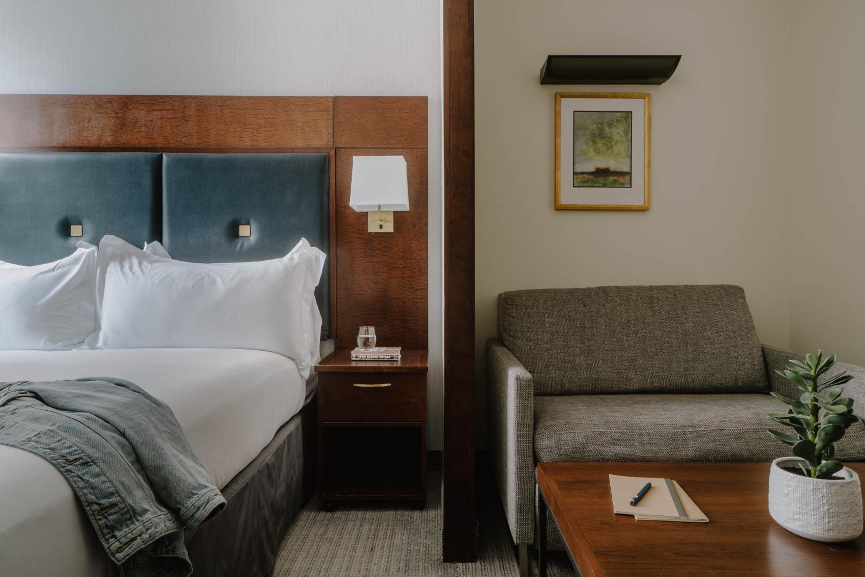 One-Room Suite with Kitchenette - Photo 1