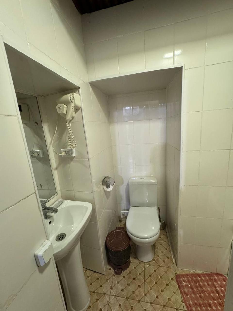 Double or Twin Room photo 3