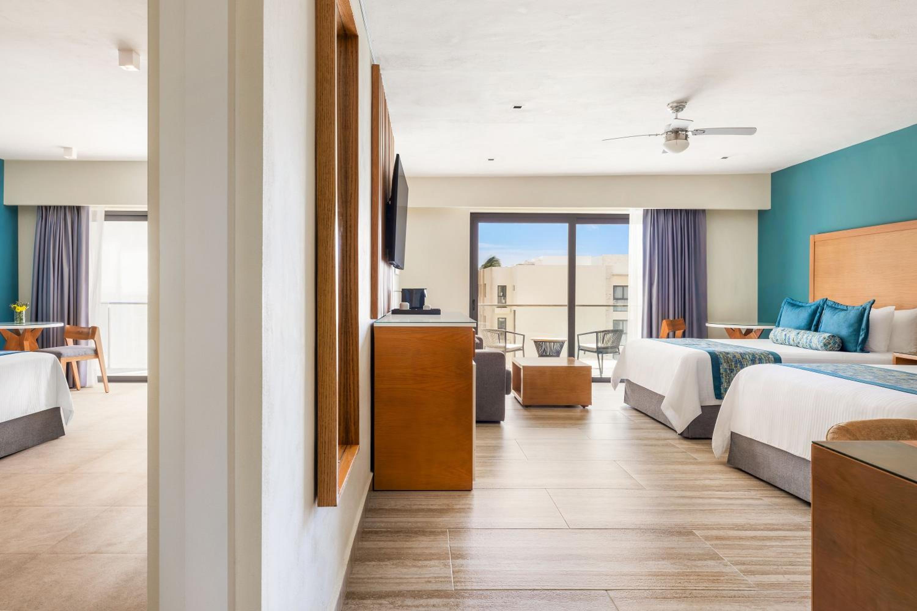 Preferred Club Family Suite - Photo 1
