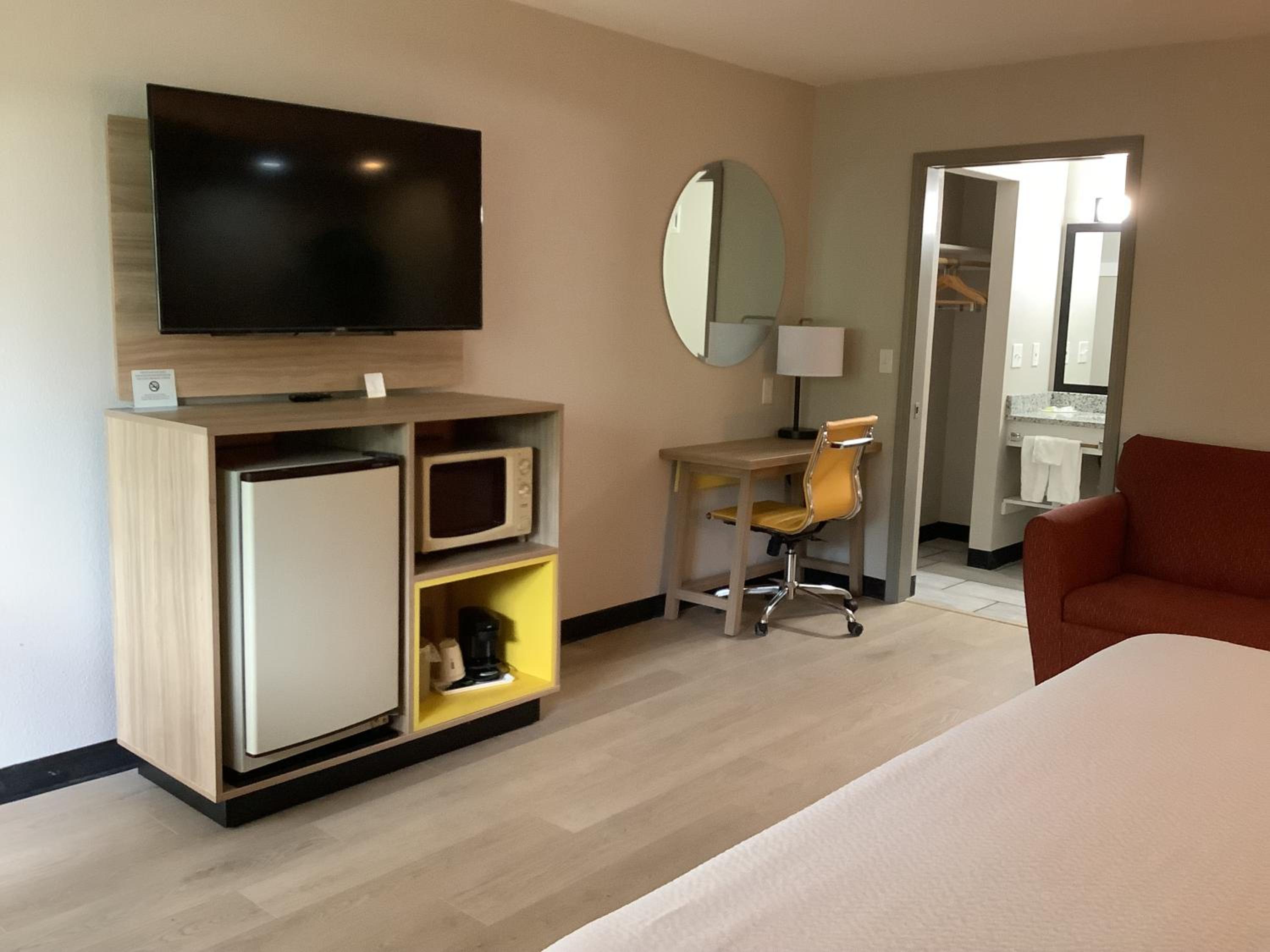 King Studio Suite - Non-Smoking - Photo 10