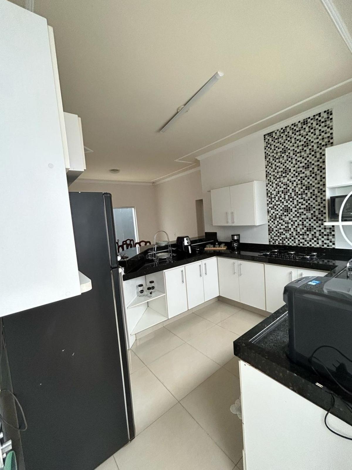 Three-Bedroom House photo 2