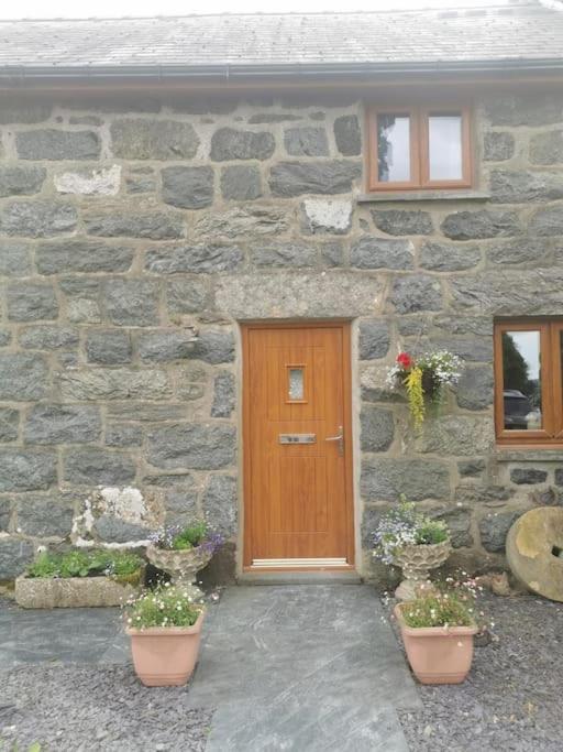 Five-Bedroom House photo 2