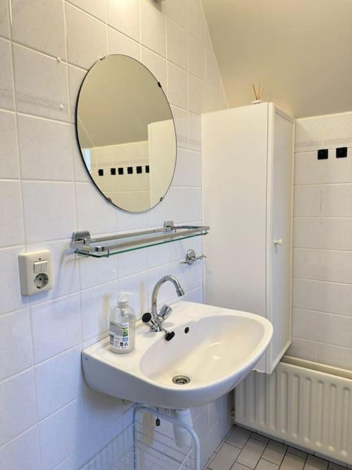 Three-Bedroom Apartment photo 2